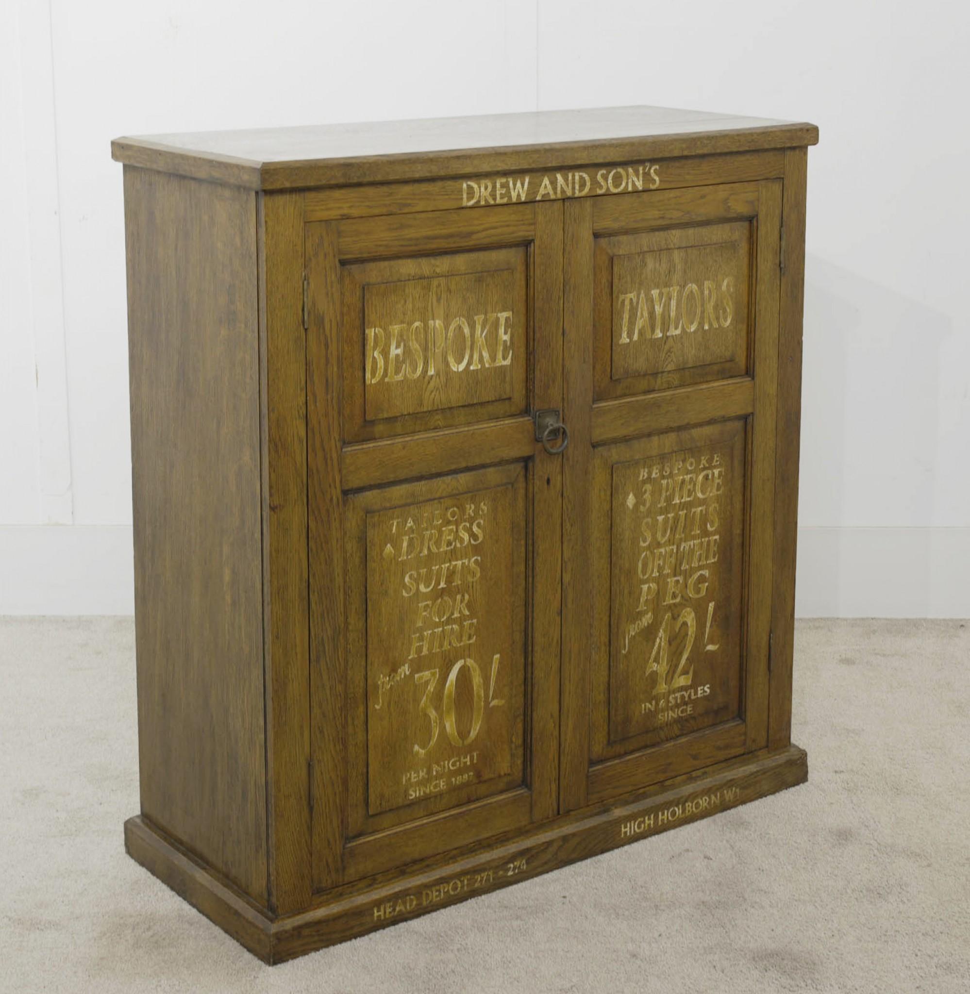 Drew & Sons Oak Oak Cabinet Shop Fitting Reclaimed Chest (Coffre récupéré) en vente 1