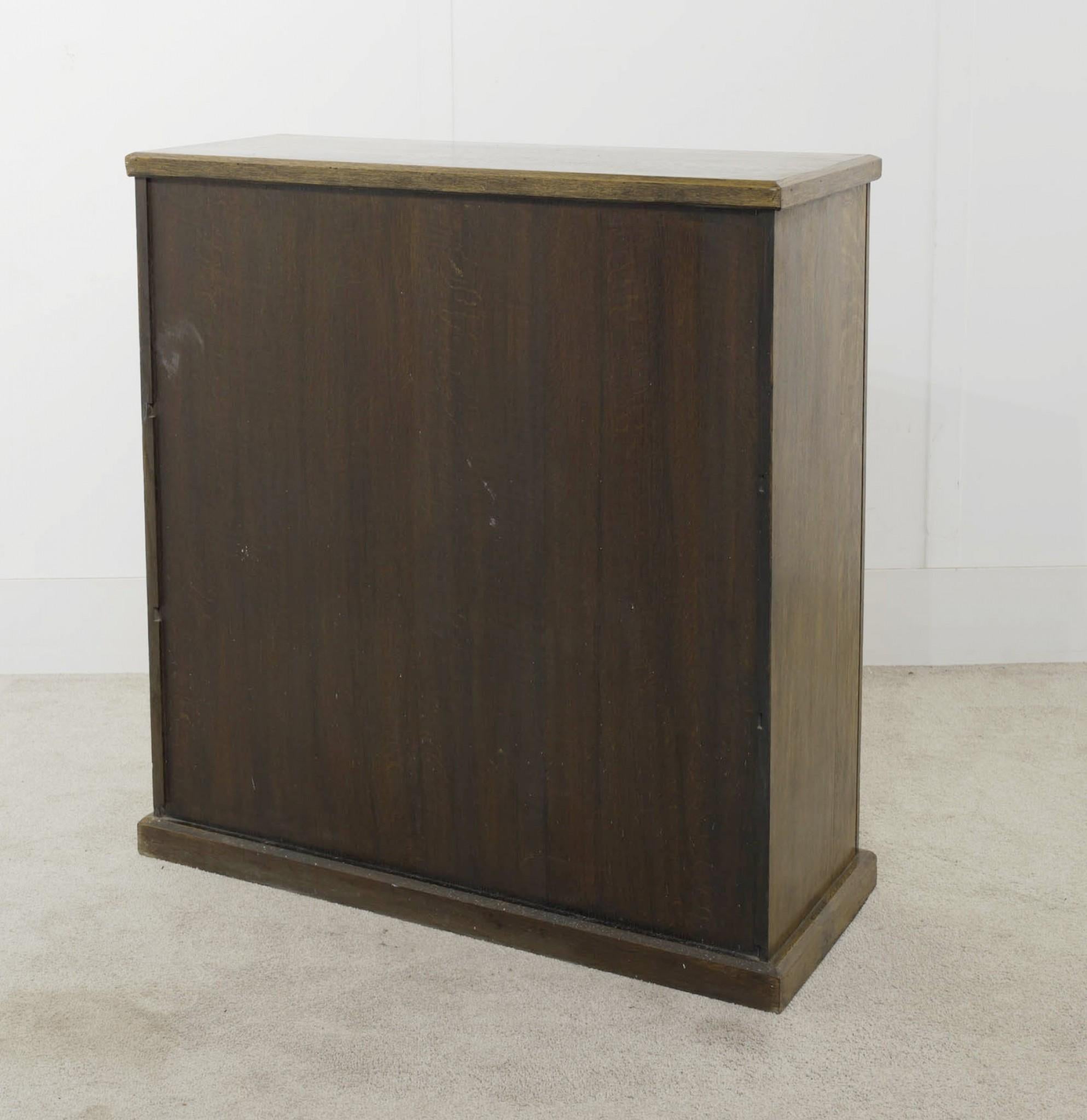 Drew & Sons Oak Oak Cabinet Shop Fitting Reclaimed Chest (Coffre récupéré) en vente 3