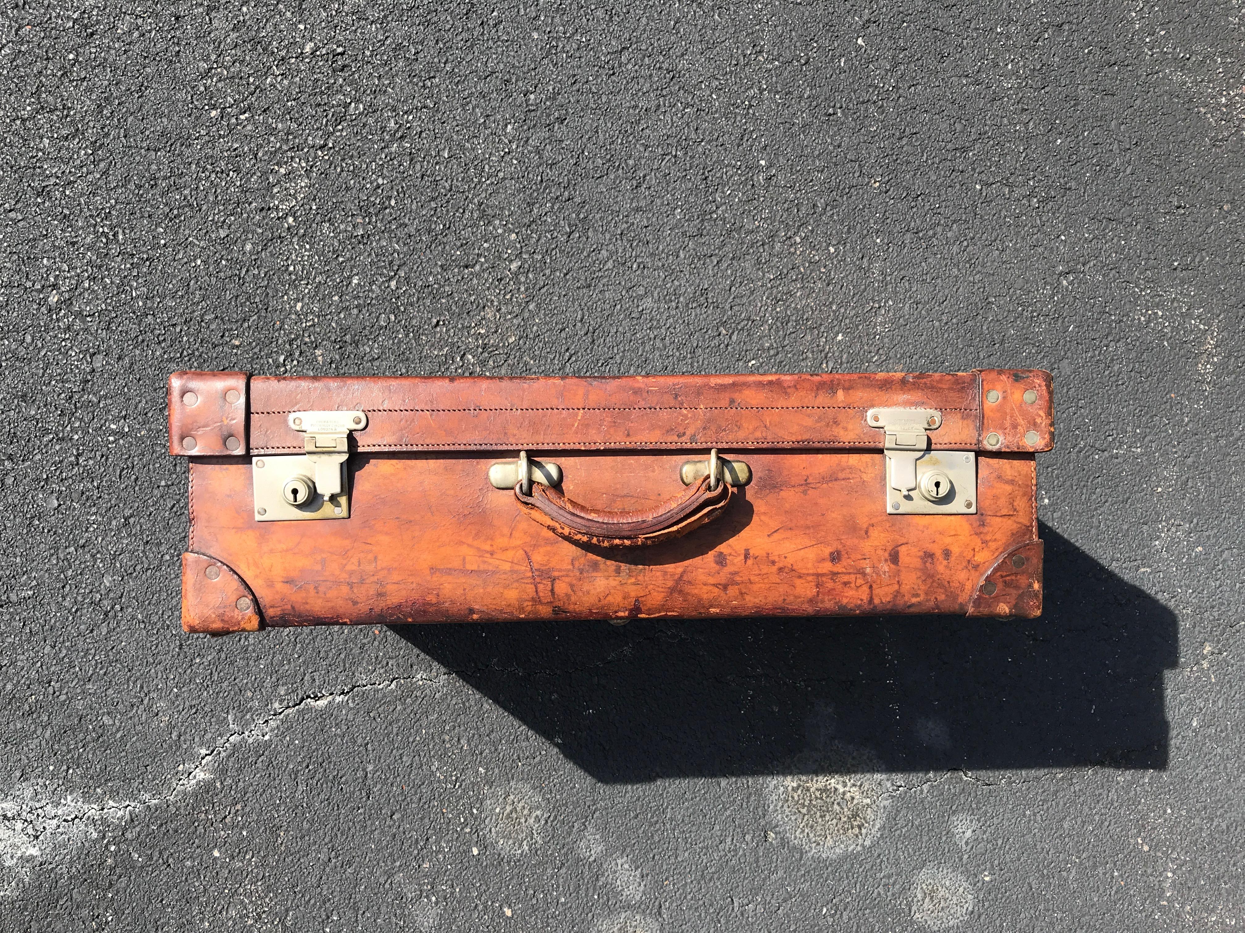 20ième siècle Valise de cirque Piccadilly en cuir de Drew and Sons, début du 20e siècle, Londres en vente