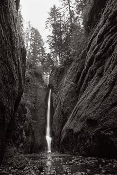 Una cascada oculta a simple vista en un cañón escondido en el Oeste americano