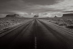 Classic, Iconic Scene of the Open Road in Utah, Landscape, Nostalgic, Americana (en anglais)