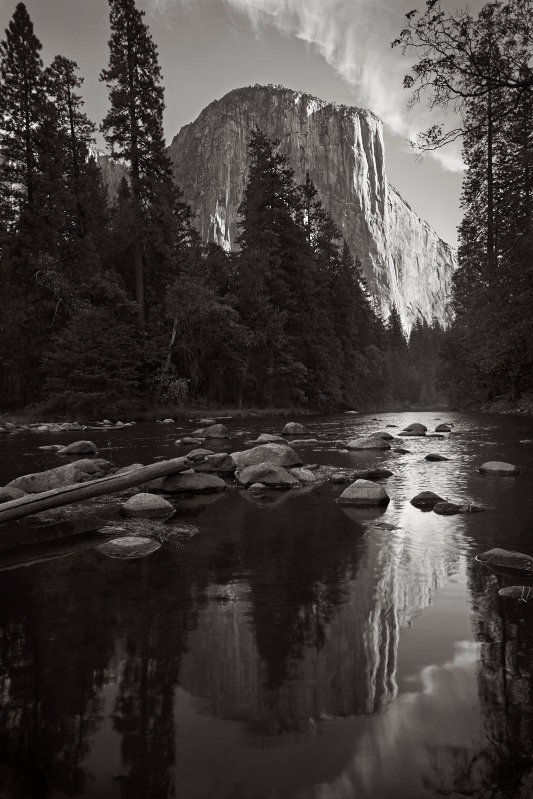 La scala di El Capitan è difficile da comprendere; in questa angolazione puoi percepire la sua maestosità - Photograph di Drew Doggett