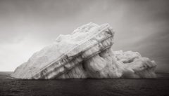In der Arktis bildet das Wasser einzigartige Eisformen, die im Laufe der Zeit geformt und umgestaltet werden