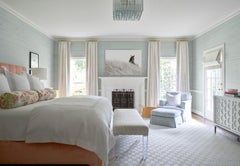 Lone - Cheval sauvage au-dessus d'un grand gazon, méditatif, calme, équestre