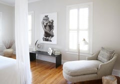 Madre amamantando a su hijo, llevando joyas tribales tradicionales, Etiopía, Calmante