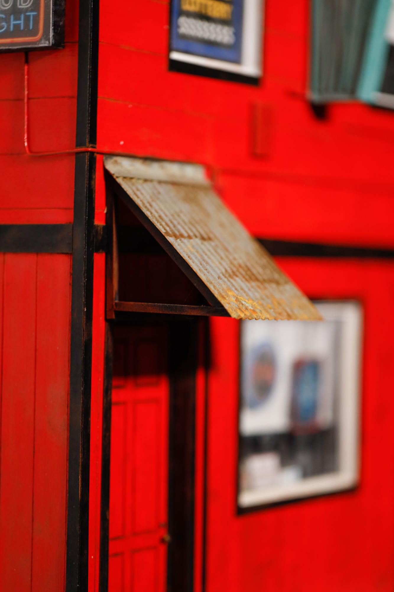 « Billy Ray's Tavern » miniature réaliste, architecture, bâtiment, paysage urbain en vente 11