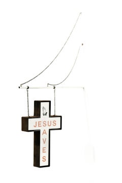 ""Jesus Saves (Hängezeichen rot)", Miniatur-Wandskulptur aus Papier