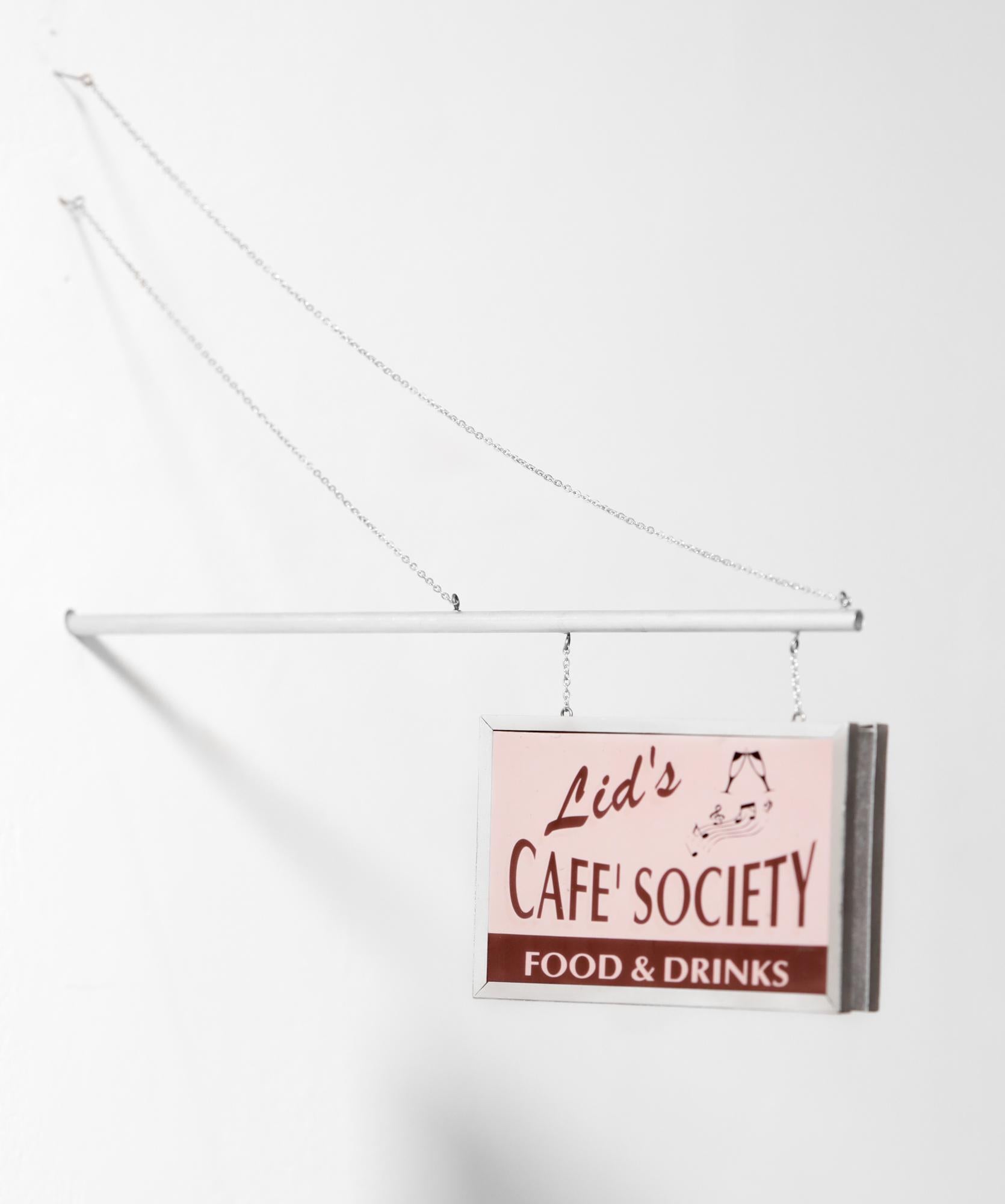 Drew Leshko Still-Life Sculpture – Cafe Society Deckel''s Cafe