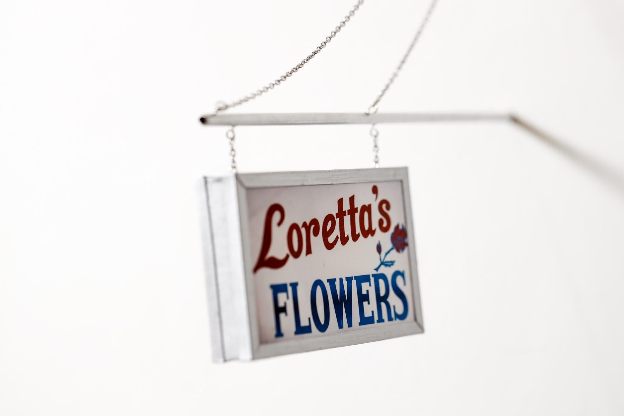 Loretta's Blumen im Angebot 1