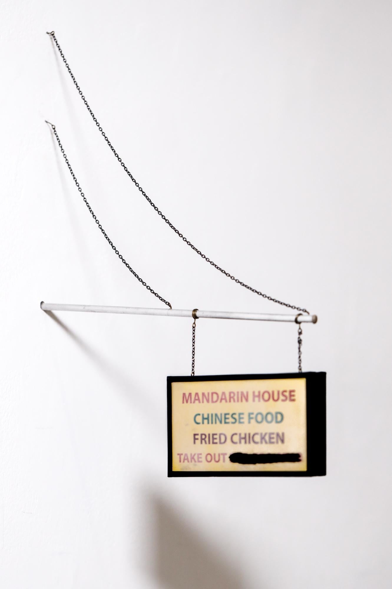 Haus Mandarin – Sculpture von Drew Leshko