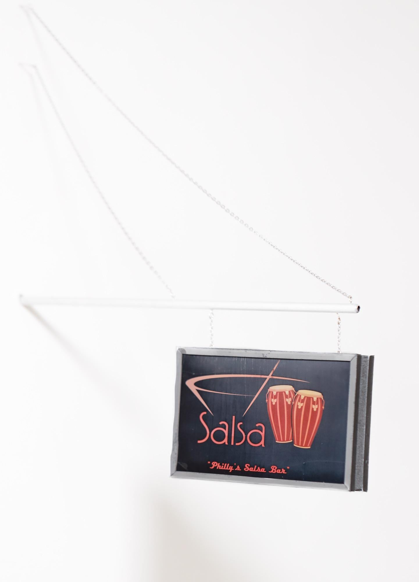 Salsa – Sculpture von Drew Leshko