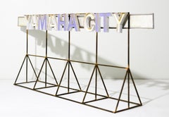 "Ciudad de Yamaha" Escultura autoportante artesanal de estructura de señalización a pequeña escala