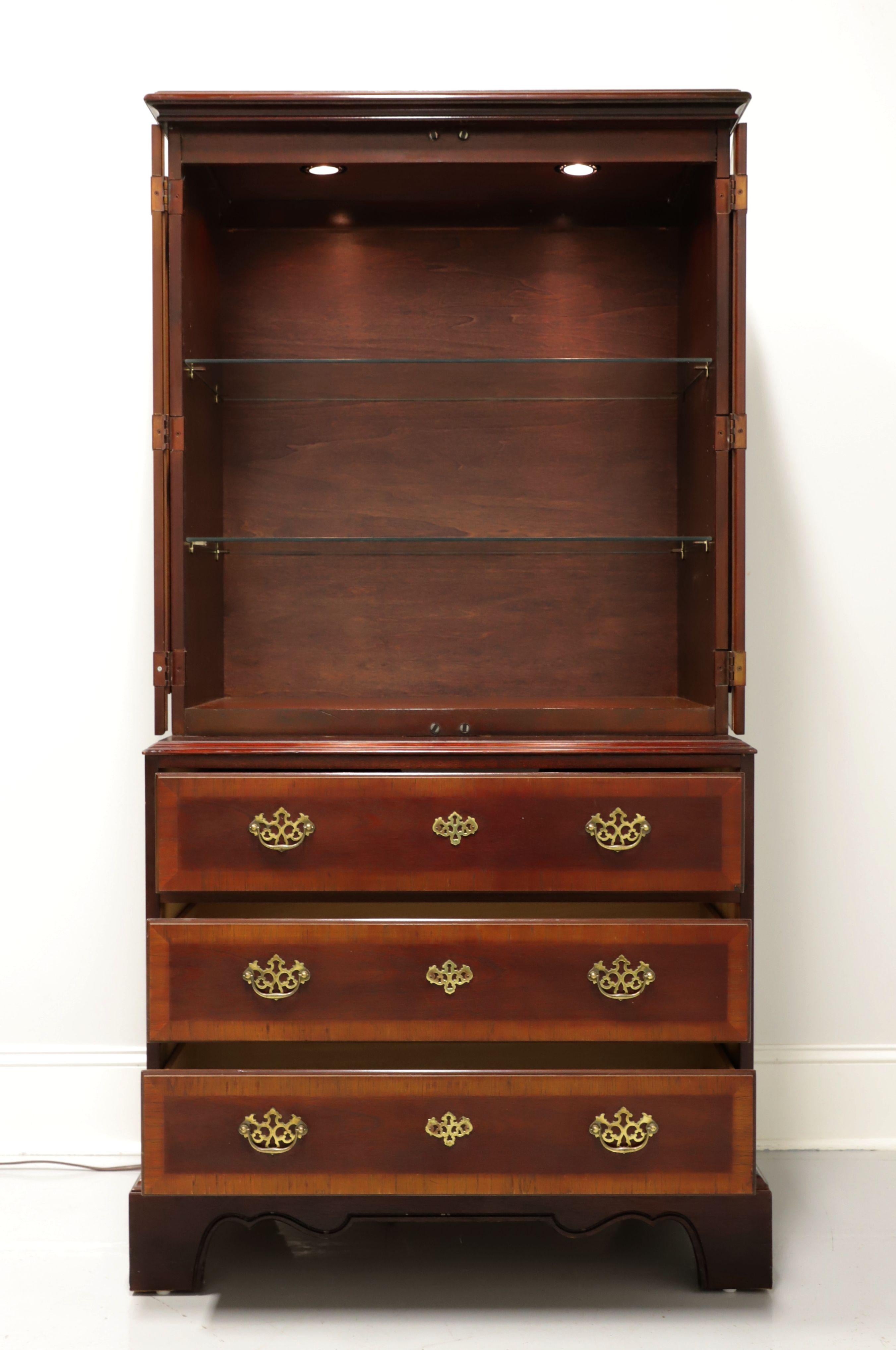 Chippendale DREXEL 18th Century Collection Banded Mahogany Curio / Display Cabinet - B For Sale