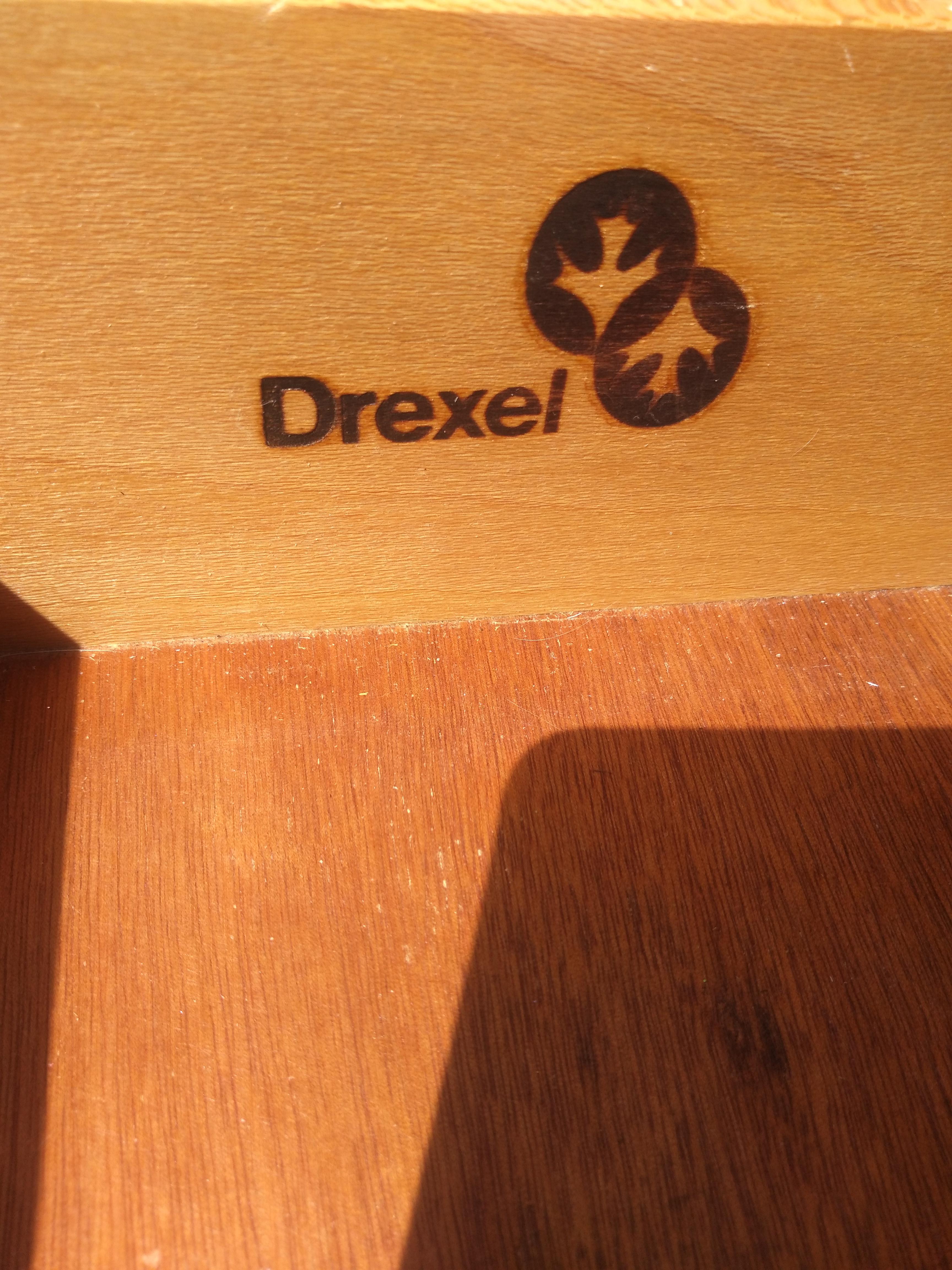 Stile Campaign Drexel Accolade 3 cassetti in noce Campaigner in vendita