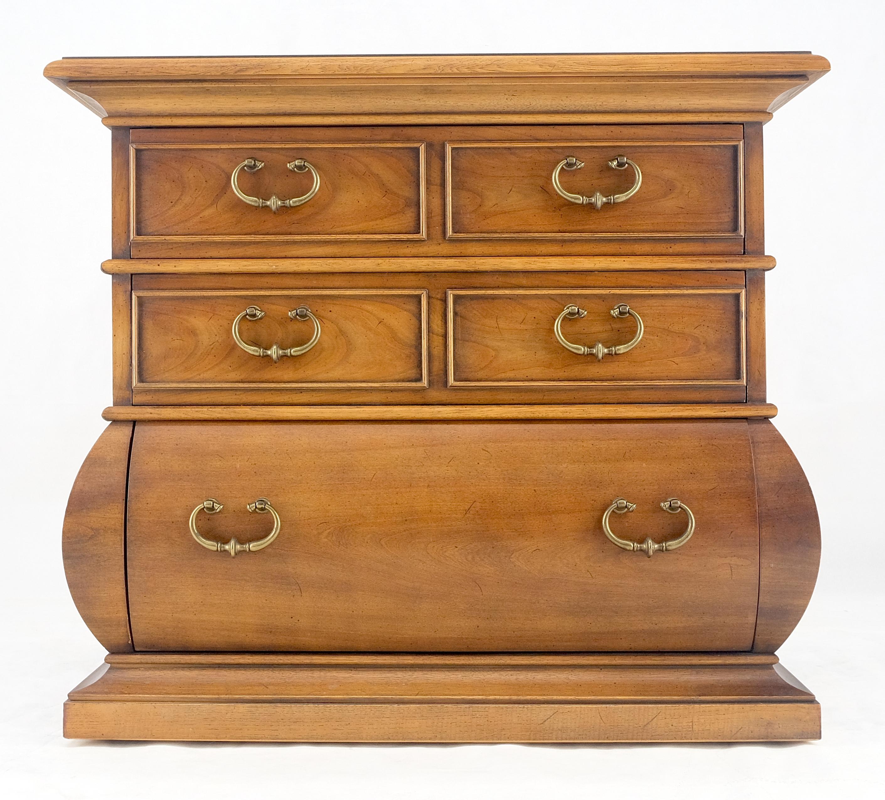 XX secolo Drexel Bombay Style: cassetti a coda di rondine in ottone pesante MINT! in vendita