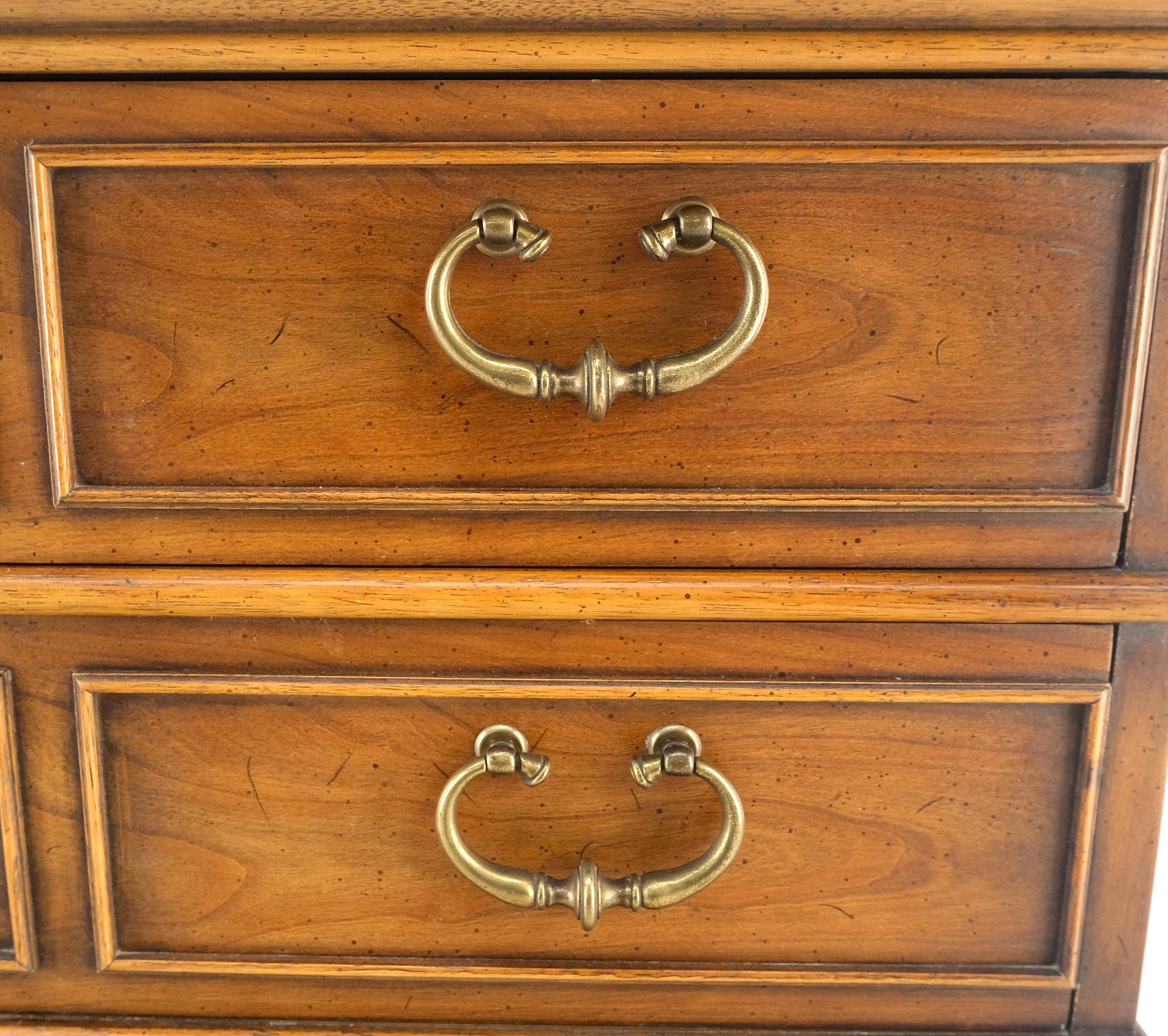 Ottone Drexel Bombay Style: cassetti a coda di rondine in ottone pesante MINT! in vendita