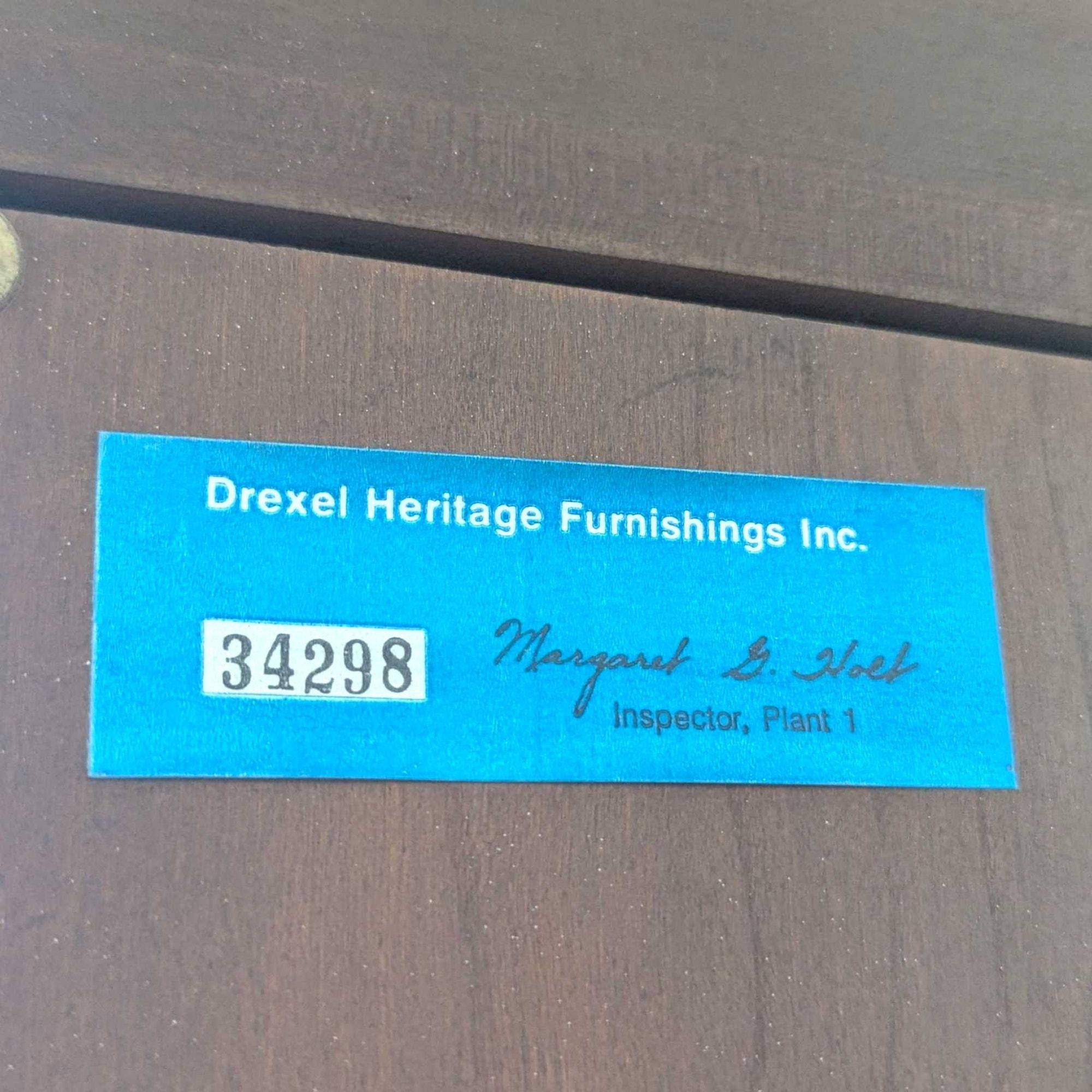 Drexel Bretagne Erbe Französisch Provincial geschnitzt Holz Kleiderschrank, 1960er Jahre im Angebot 2