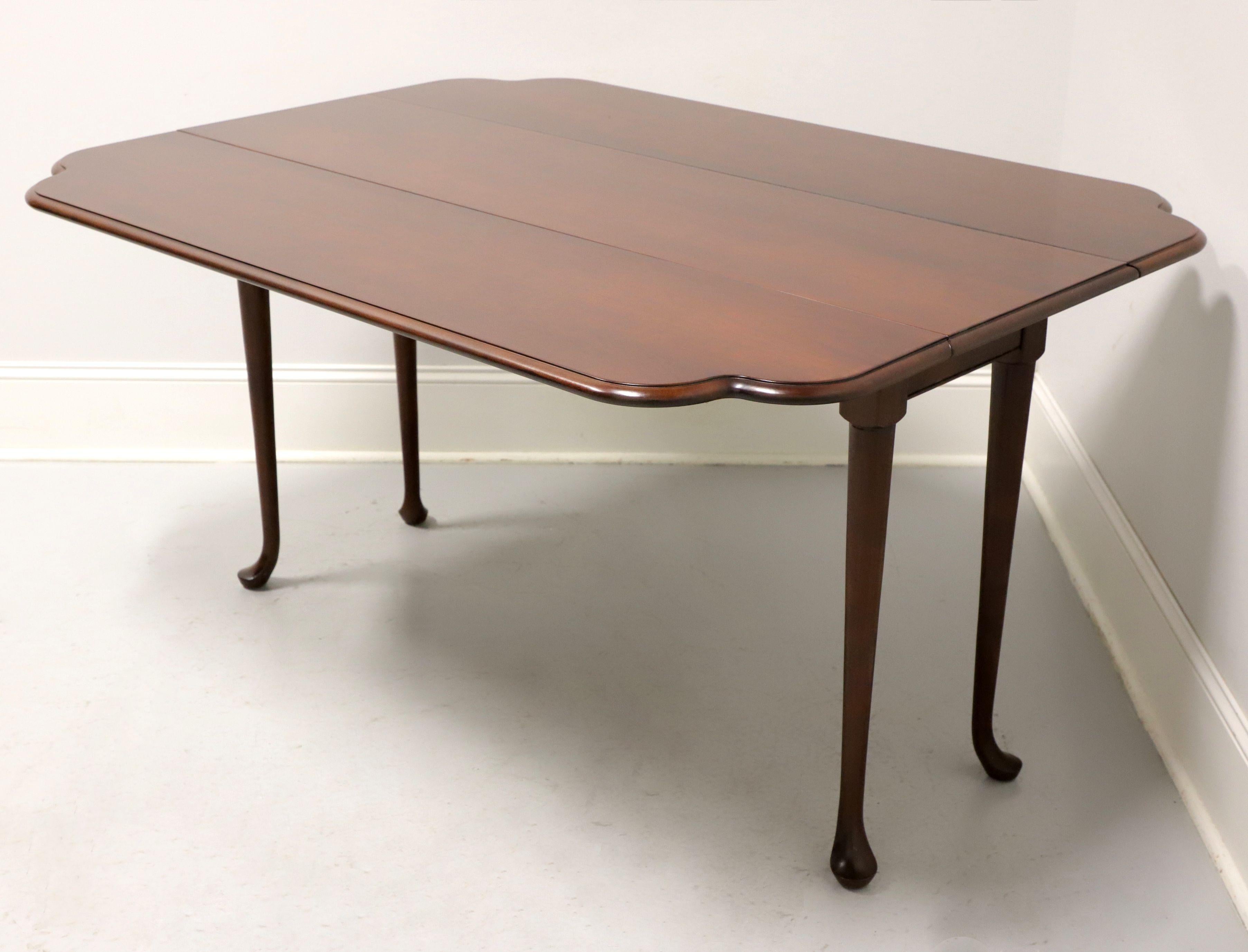 DREXEL Carleton Cherry Georgian Style Drop-Leaf Dining Console Sofa Table In Good Condition In Charlotte, NC
