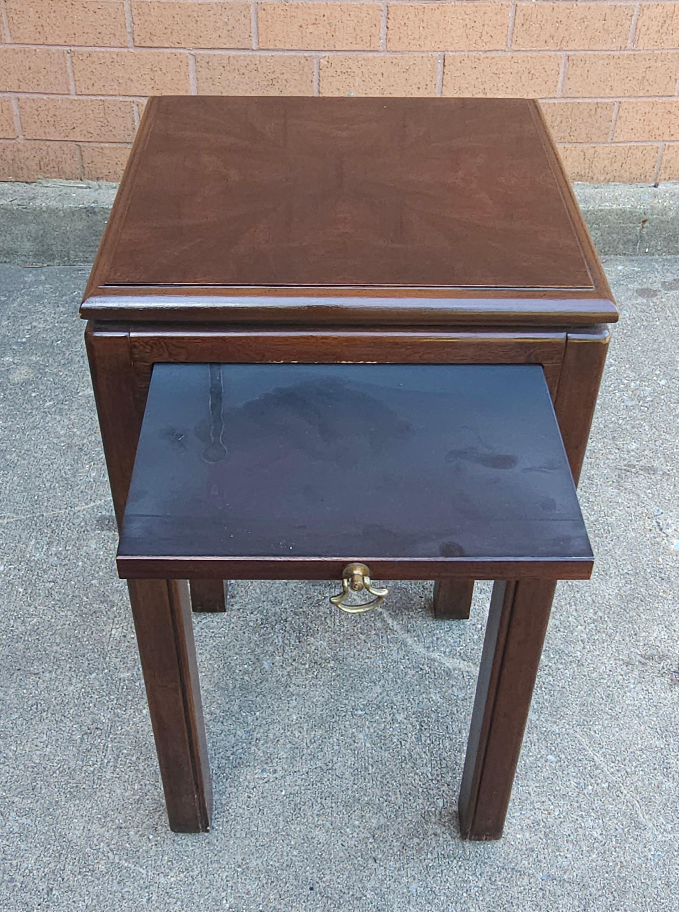 Drexel Chinese Chippendale Style Mahogany Candle Stand Side Table In Good Condition For Sale In Germantown, MD