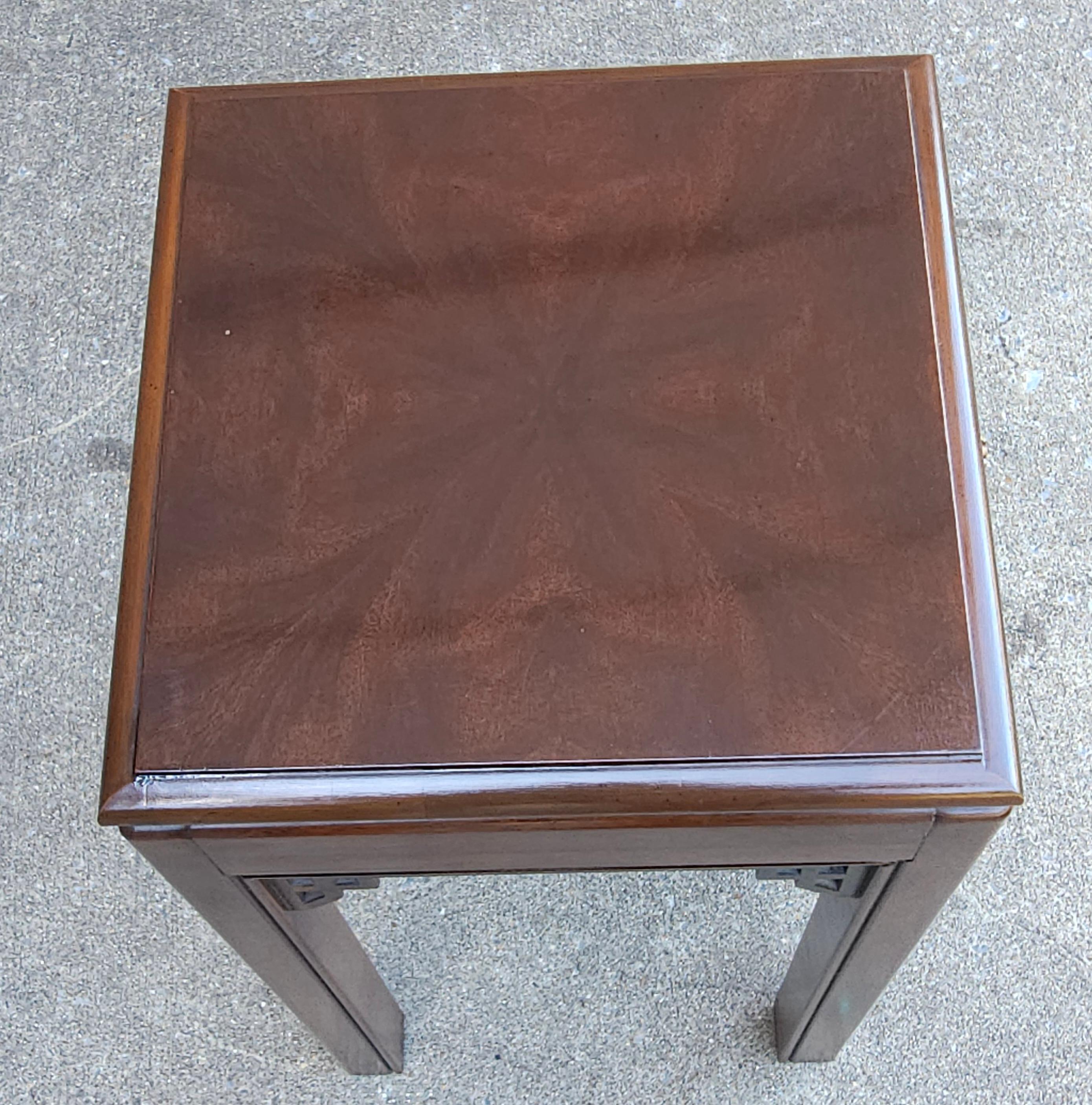 Drexel Chinese Chippendale Style Mahogany Candle Stand Side Table For Sale 1
