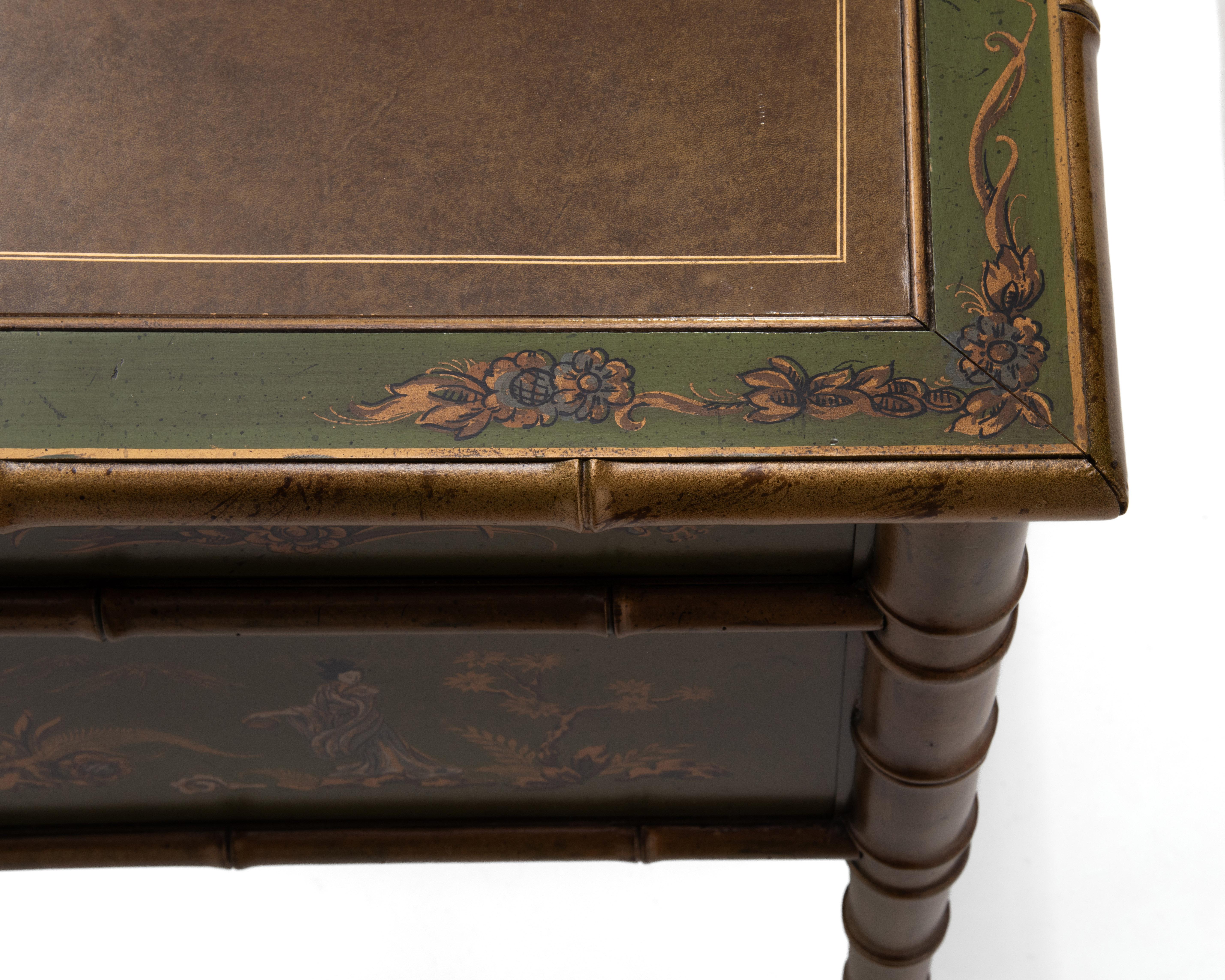 Drexel Chinoiserie Executive Campaigner Desk Ottone Pelle Finto Bambù in vendita 4