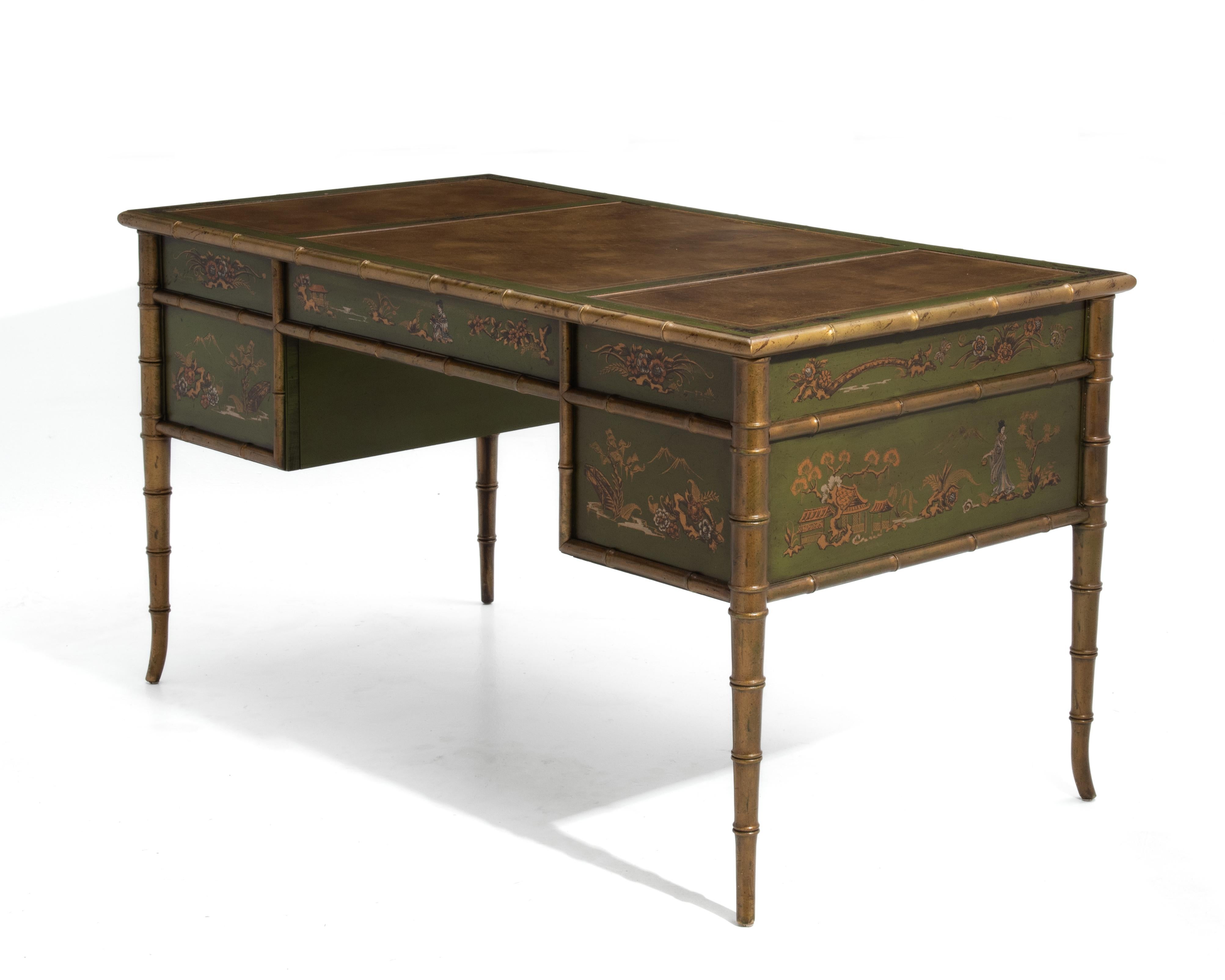 Cineserie Drexel Chinoiserie Executive Campaigner Desk Ottone Pelle Finto Bambù in vendita
