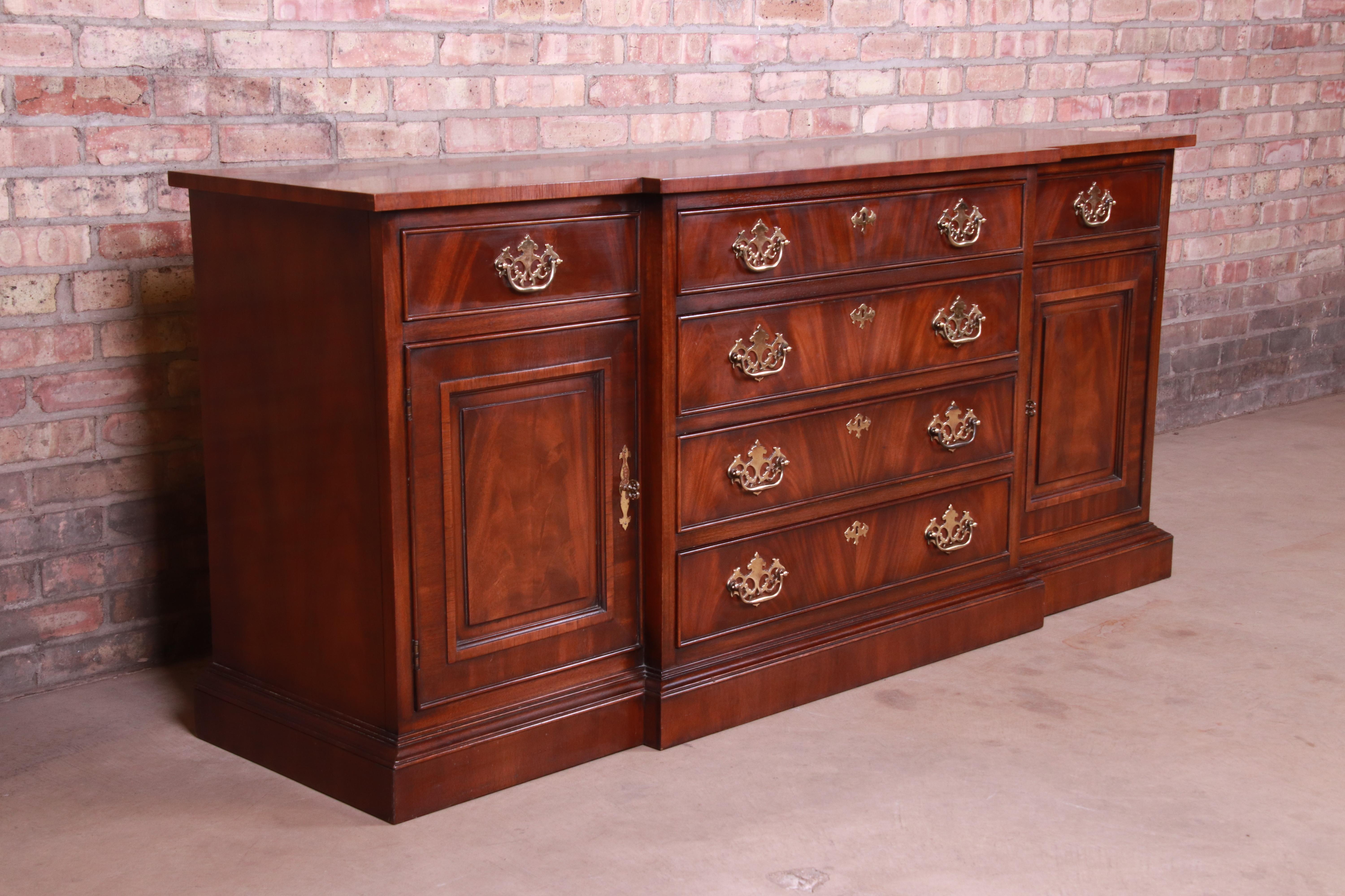 Late 20th Century Drexel Chippendale Banded Flame Mahogany Sideboard Credenza