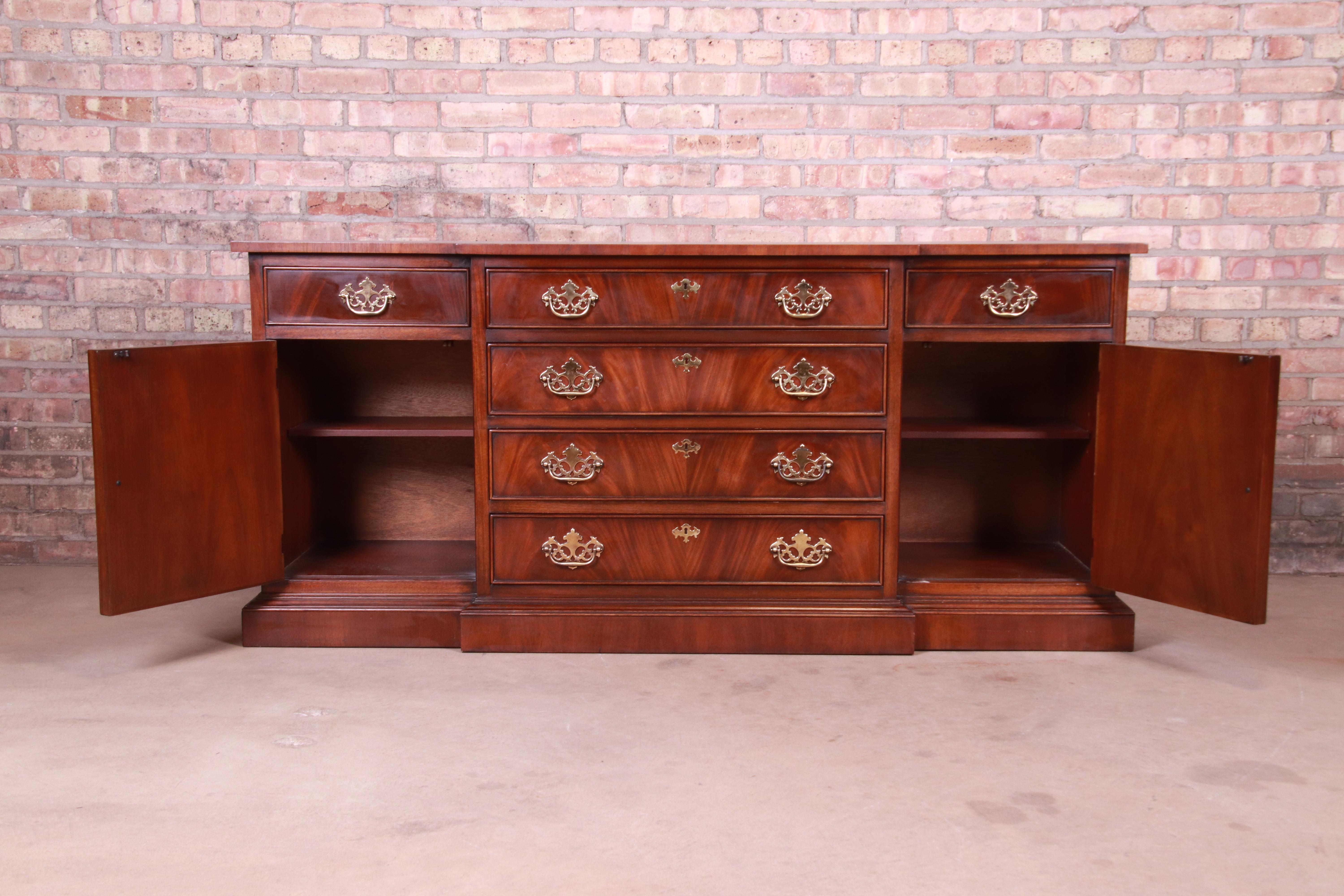 Drexel Chippendale Banded Flame Mahogany Sideboard Credenza 2