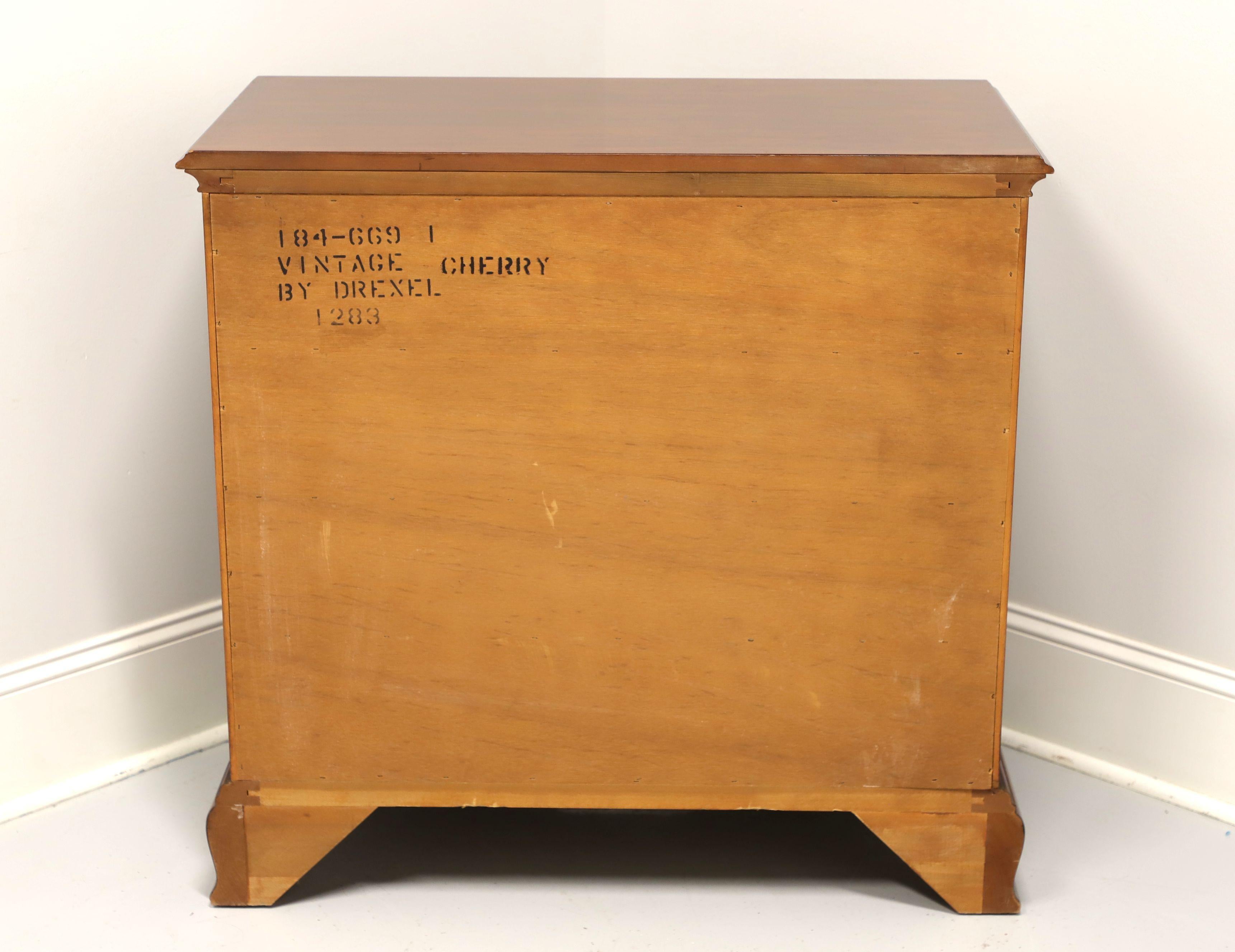 DREXEL Chippendale Cherry Block Front Goddard Bachelor Chest In Good Condition For Sale In Charlotte, NC