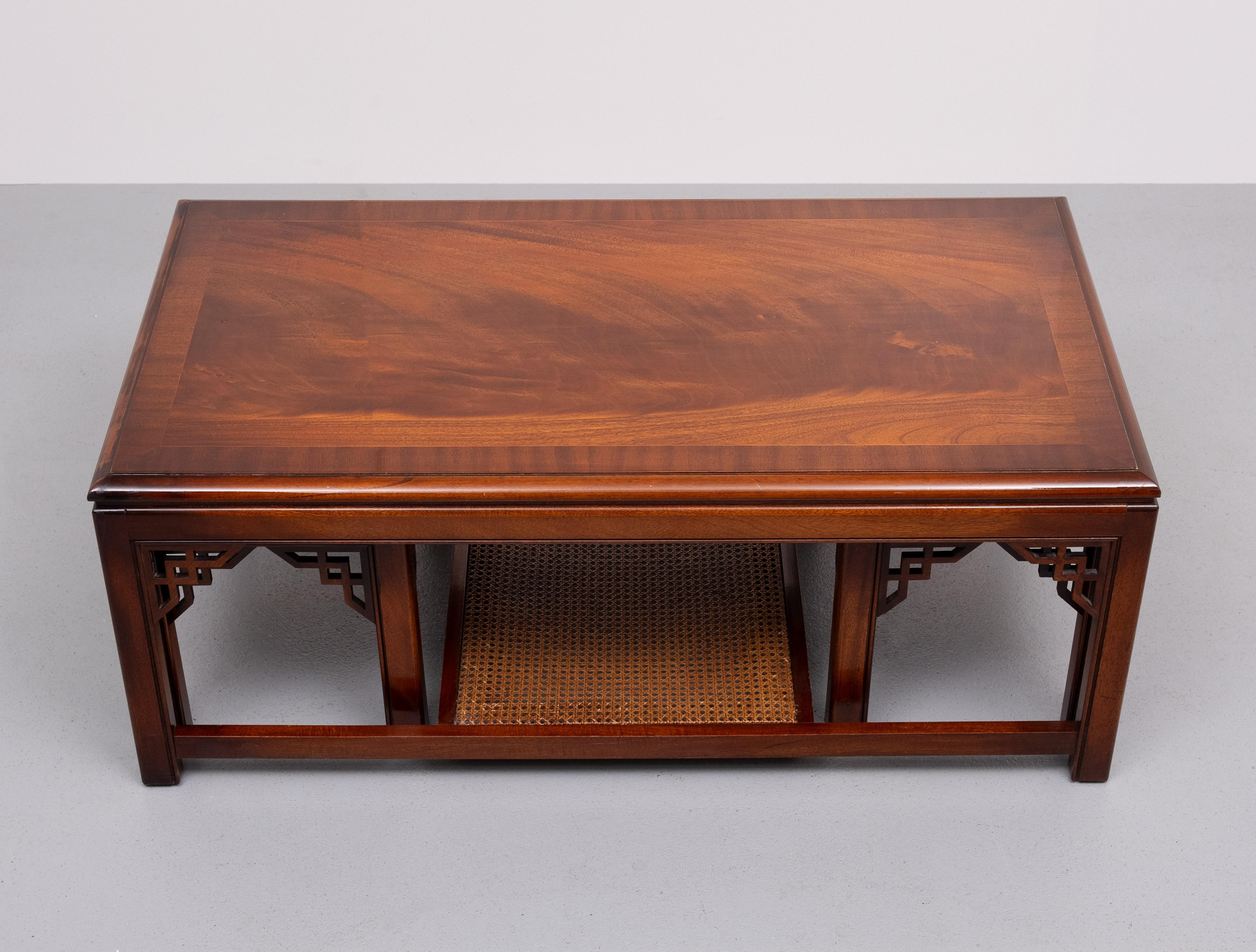Drexel Chippendale  Table basse et 2 tables à insert  1970s Bon état - En vente à Den Haag, NL