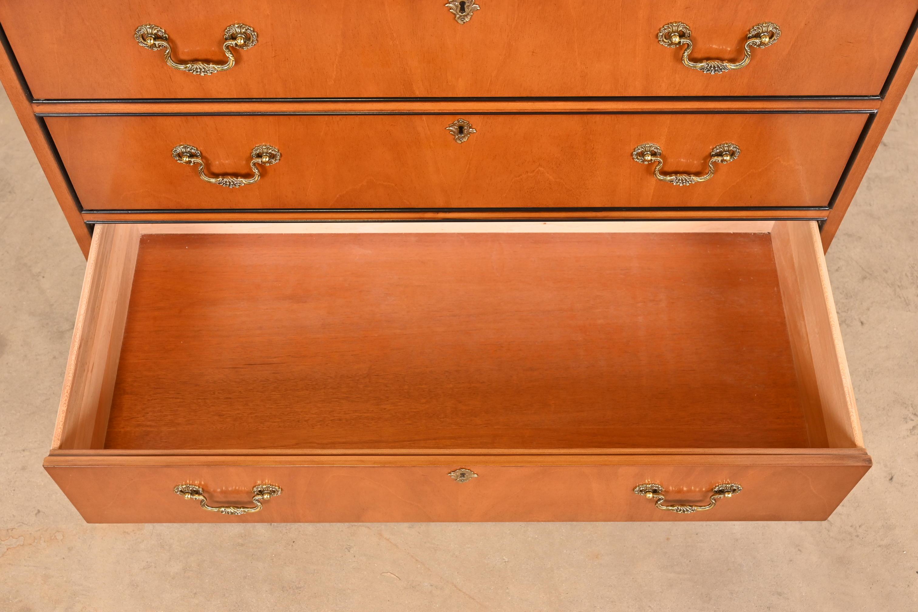 Cassettone o comò Drexel Chippendale in mogano in vendita 3