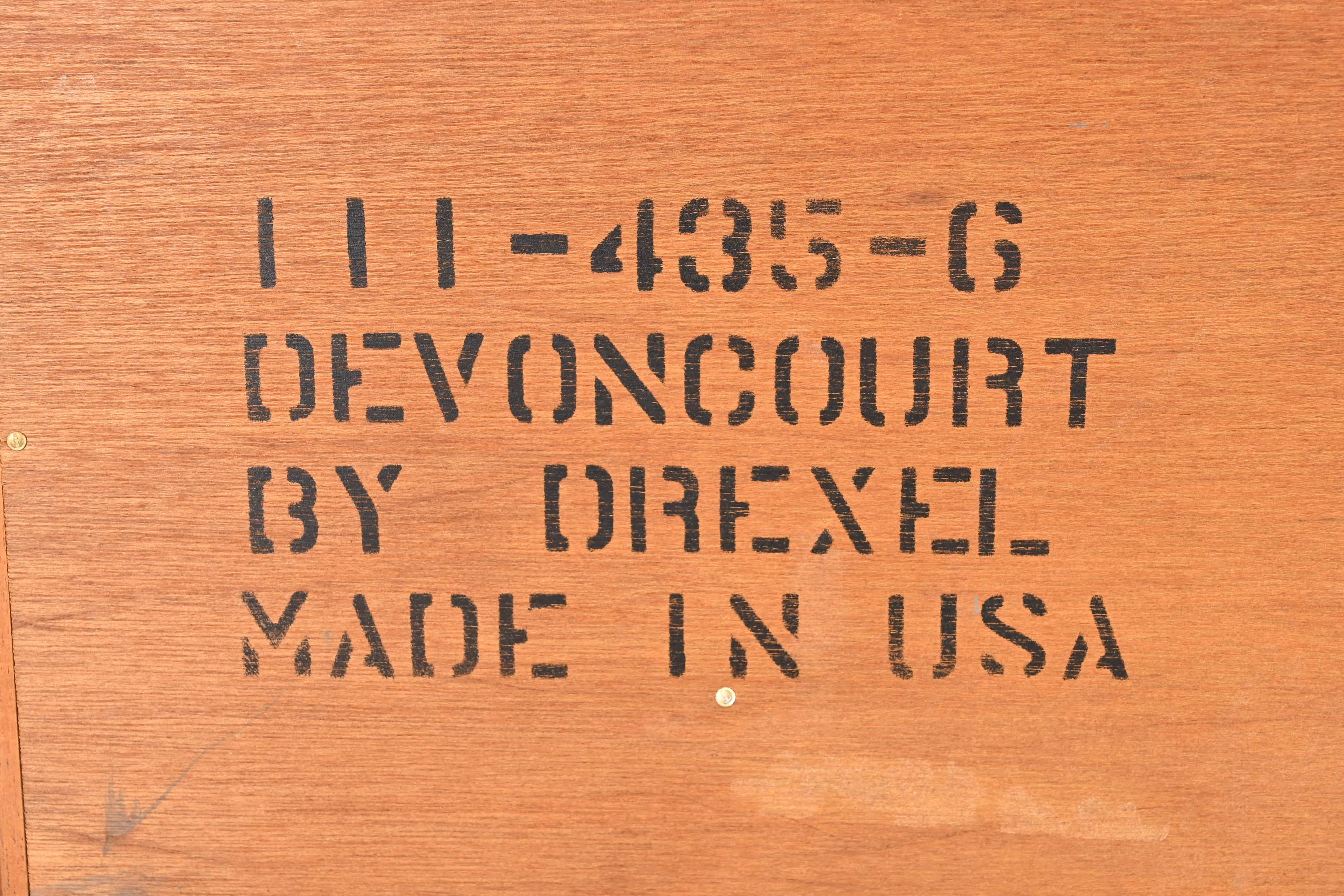 Cassettone o comò Drexel Chippendale in mogano in vendita 7