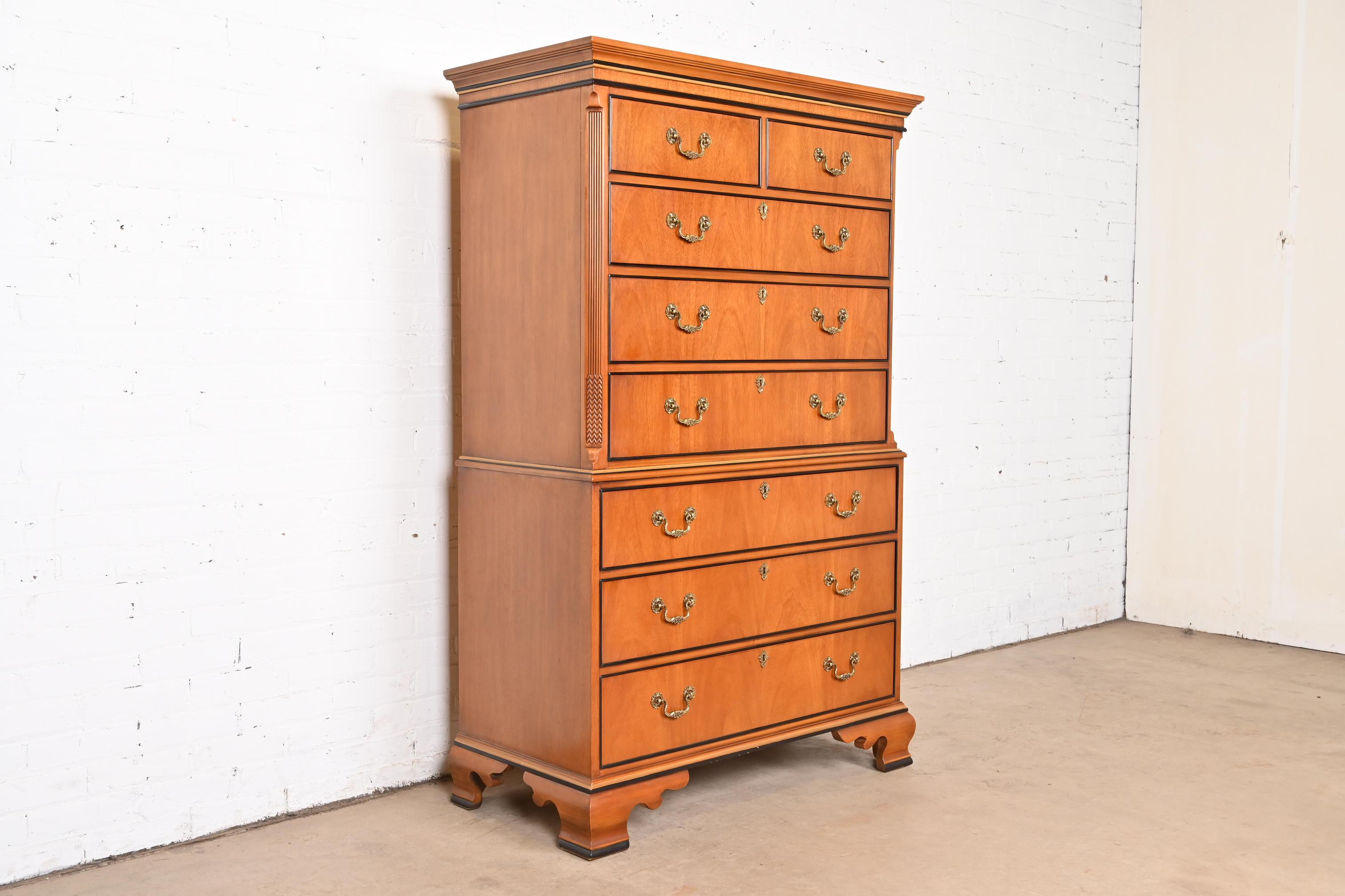 Americano Cassettone o comò Drexel Chippendale in mogano in vendita
