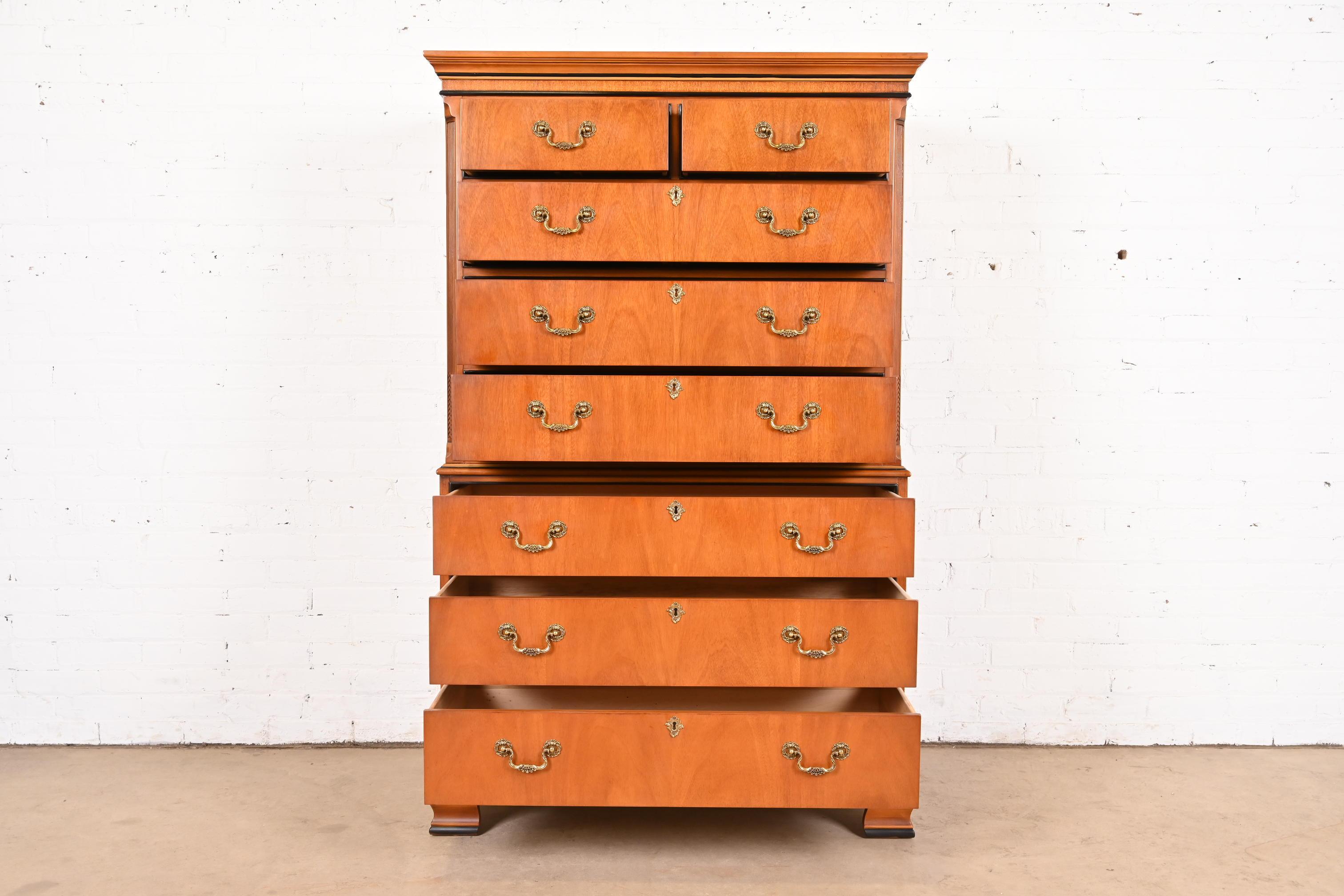 Cassettone o comò Drexel Chippendale in mogano In condizioni buone in vendita a South Bend, IN