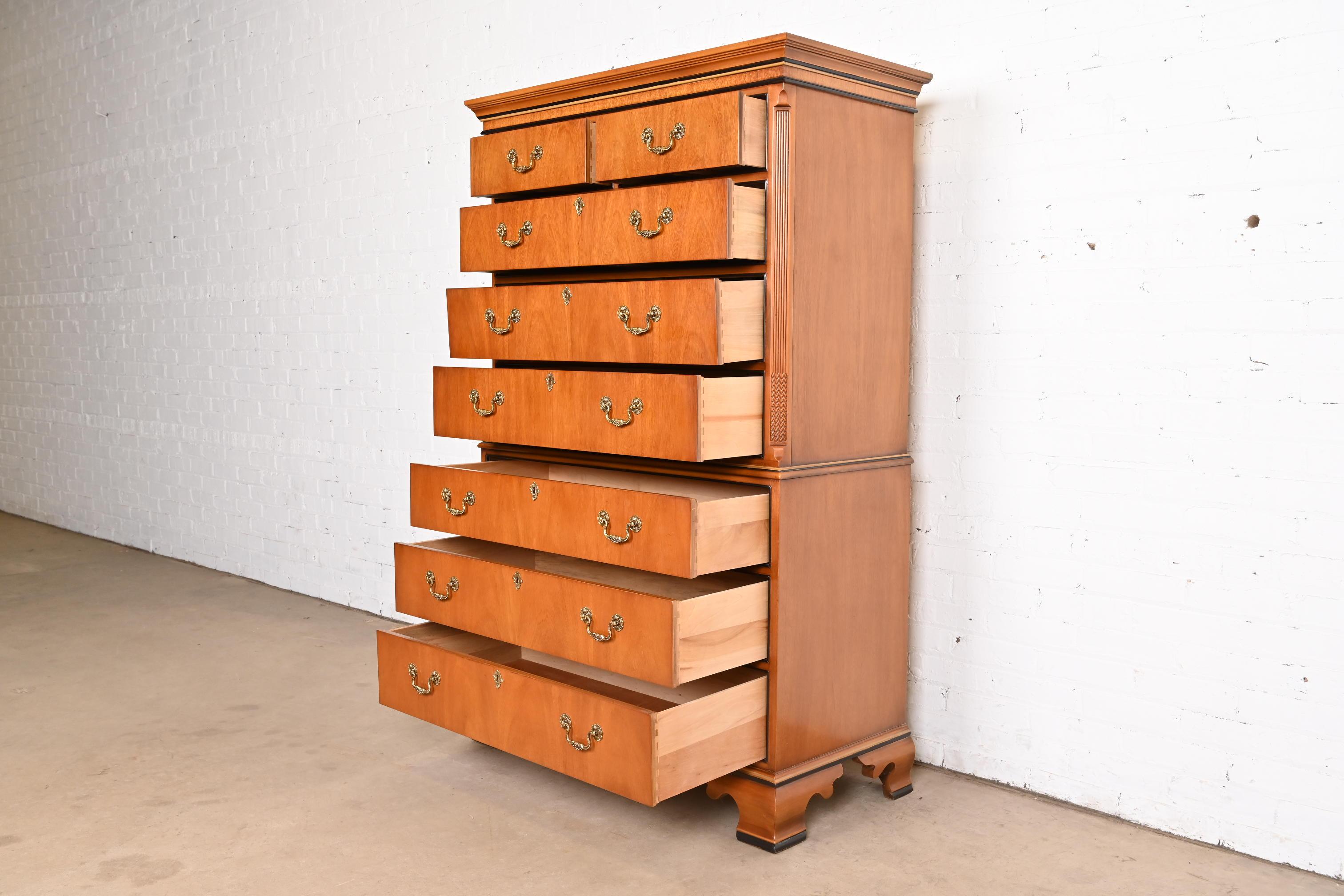 Fine XX secolo Cassettone o comò Drexel Chippendale in mogano in vendita