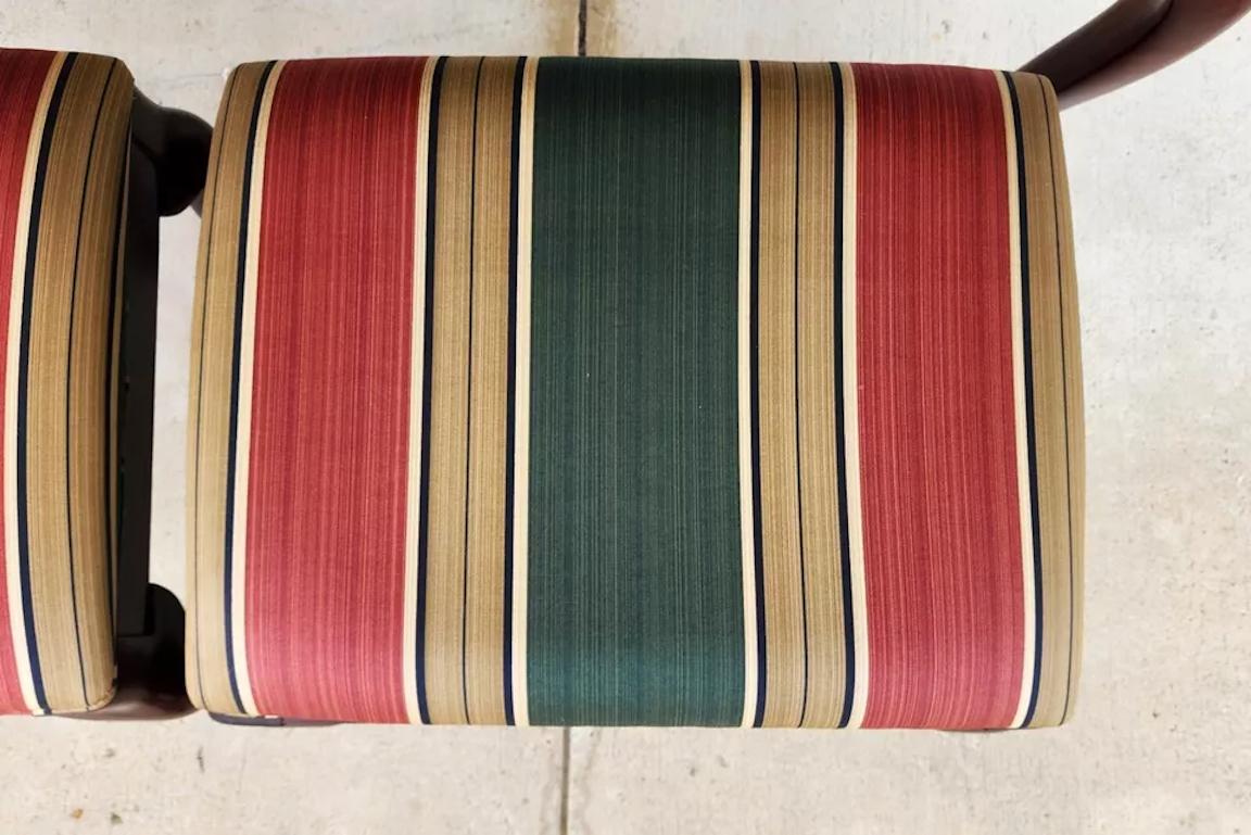 DREXEL Console Sofa Table with Ottomans In Good Condition For Sale In Lake Worth, FL