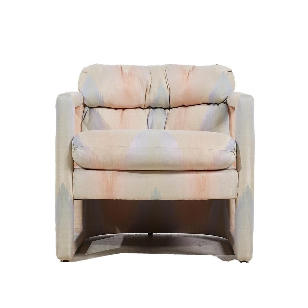 Drexel Contemporary Classics Lounge Chair

This lounge chair measures: 29.5 wide x 33 deep x 29 high, with a seat height of 19.5 and arm height/chair clearance 24.75 inches


About Photos: We take our photos in a controlled lighting studio to show
