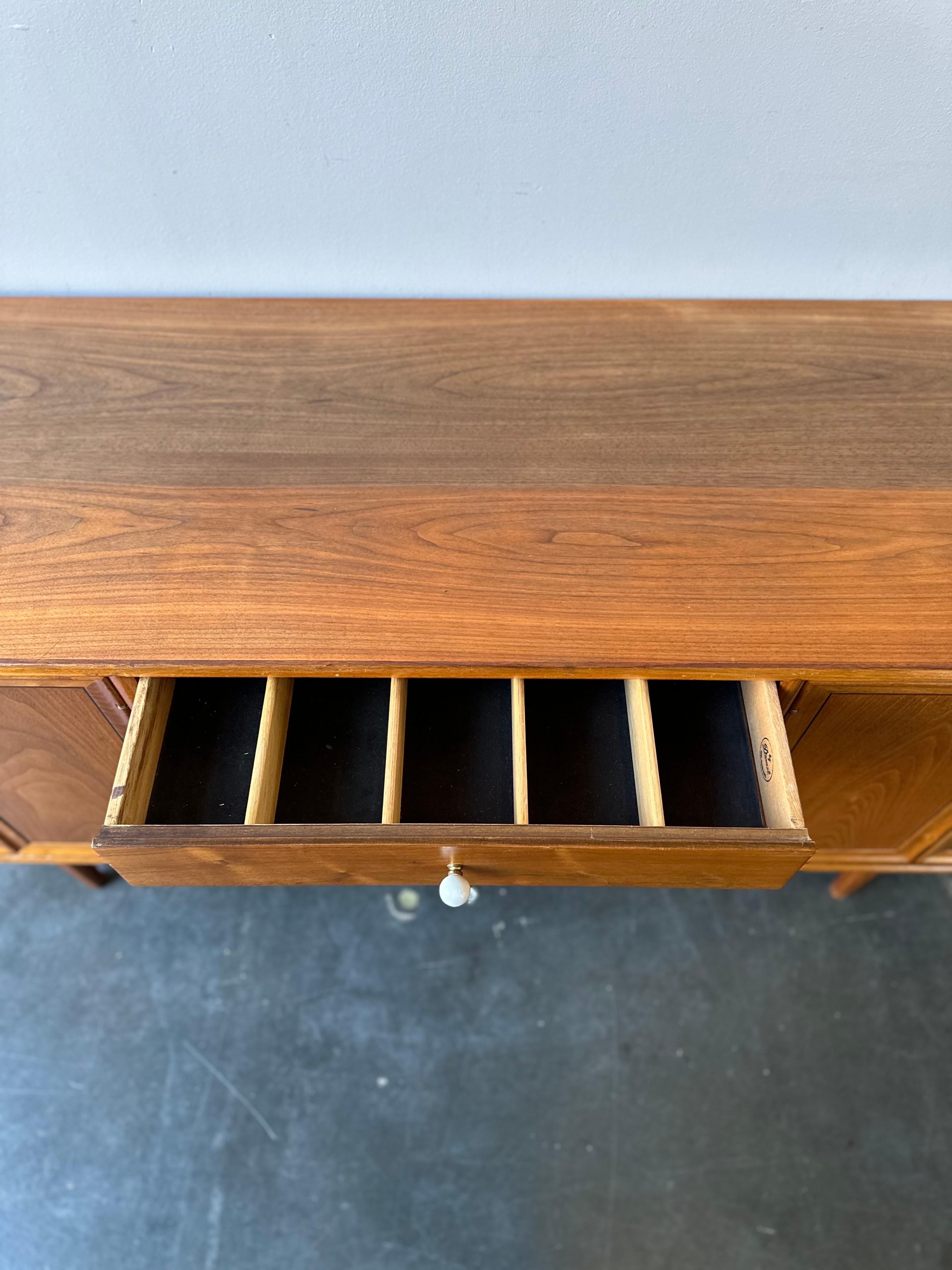 Credenza in noce Drexel Declaration di Kipp Stewart del 1960 circa 1