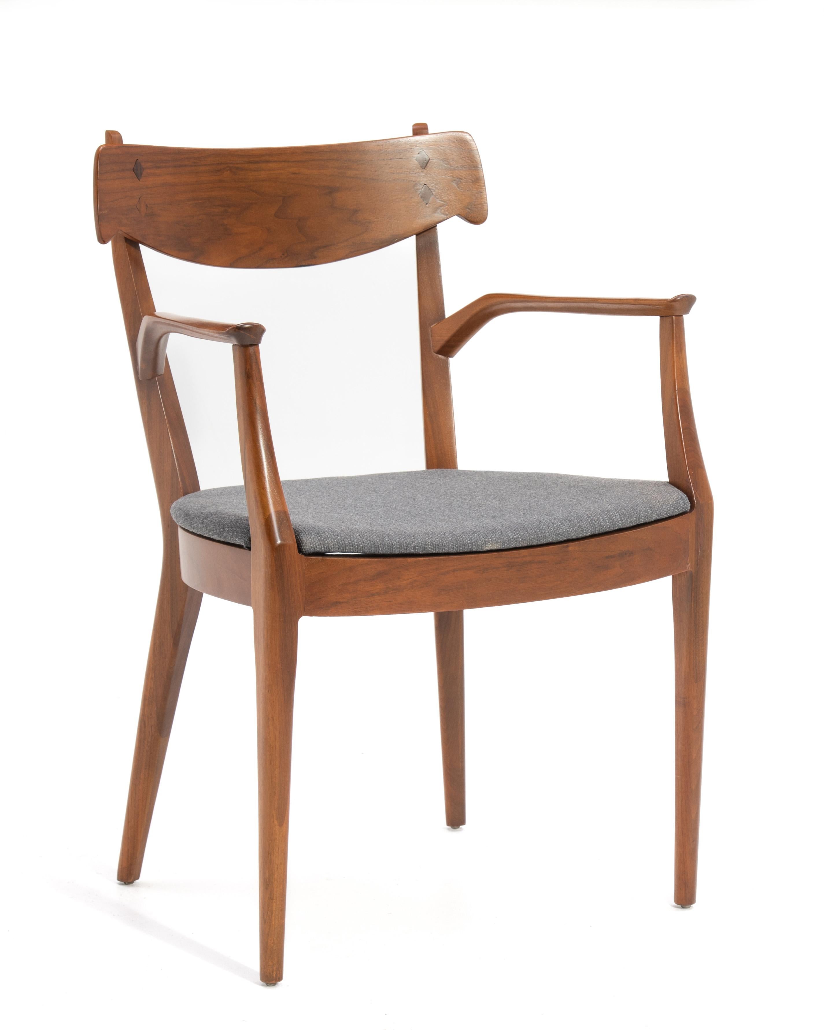 Mid-Century Modern Fauteuil de salle à manger en noyer et palissandre Drexel Declaration Kipp Stewart Mid Century
