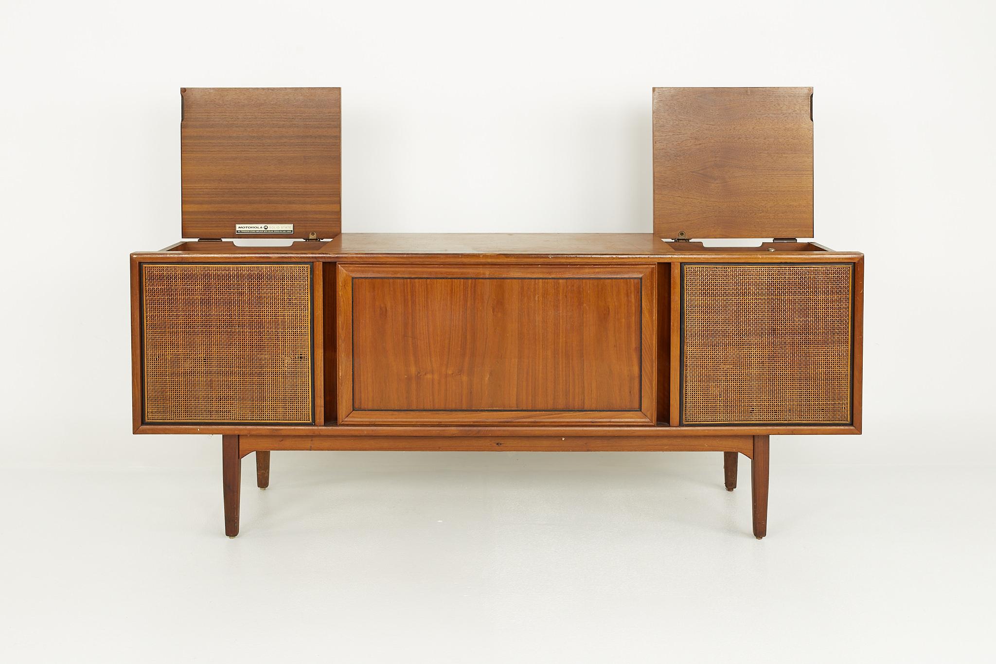 Drexel Declaration Mid Century Walnut Stereo Console 4