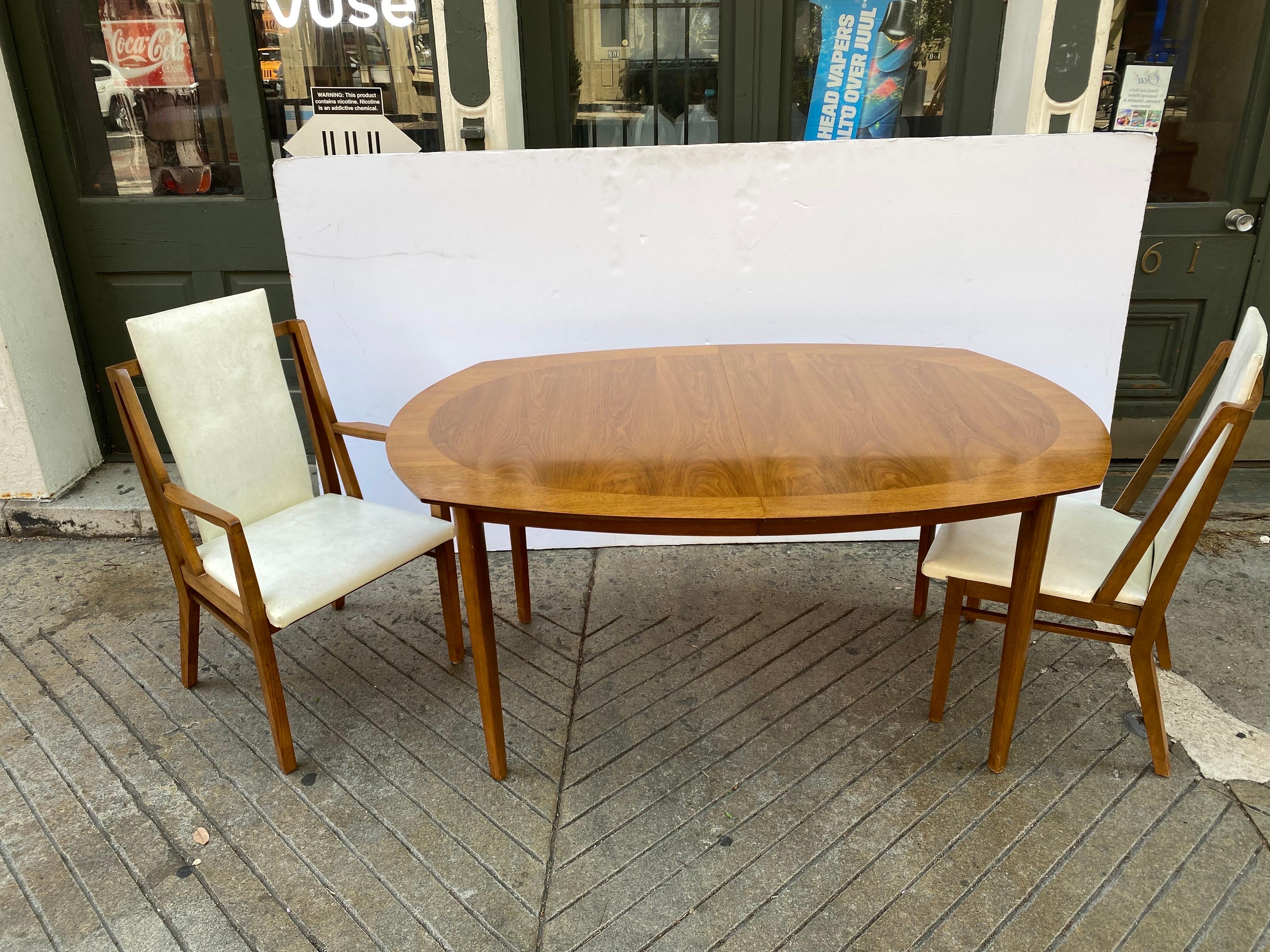 Drexel Design for Living Table and 6 Chairs 10
