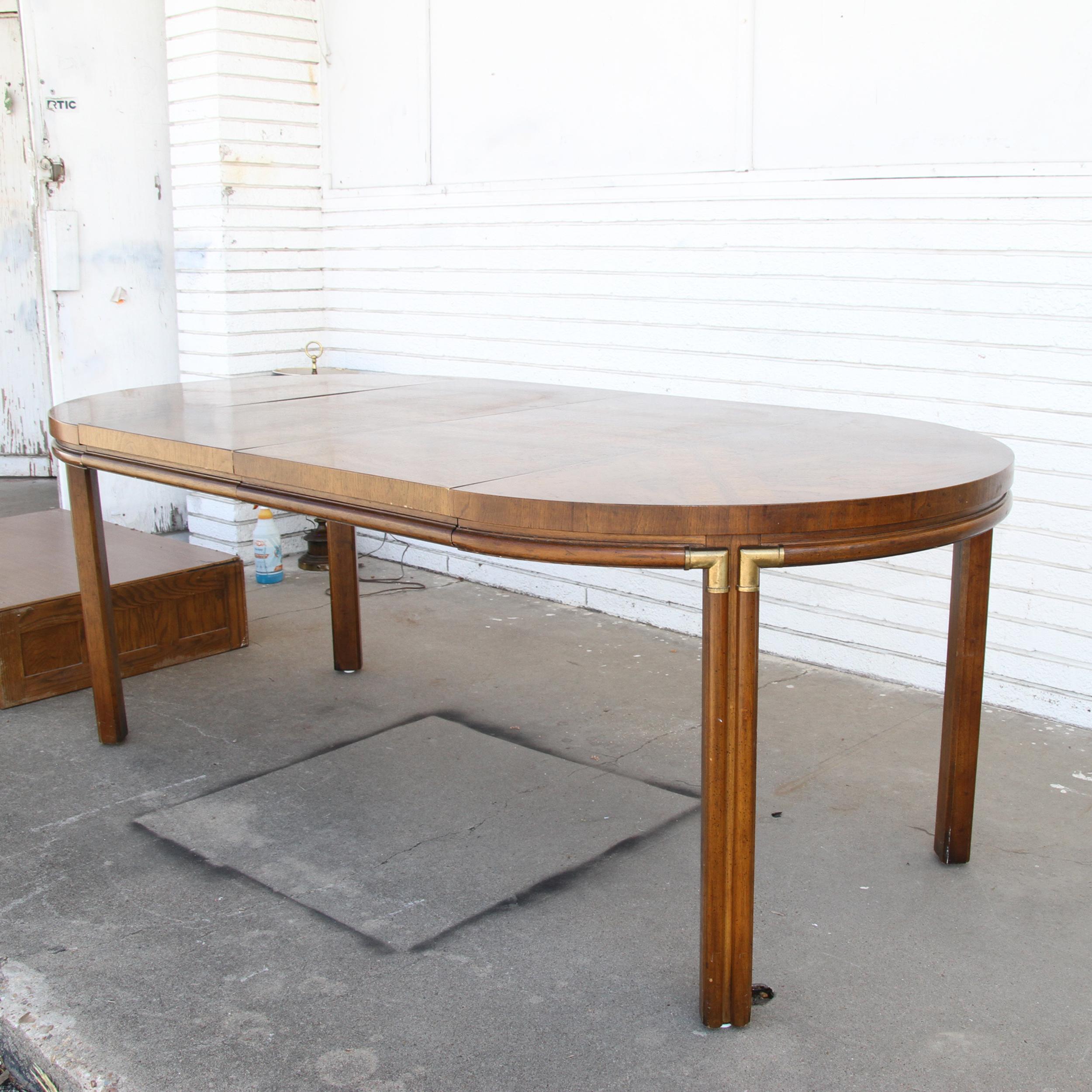 Drexel Accolade extendable dining set In Good Condition For Sale In Pasadena, TX