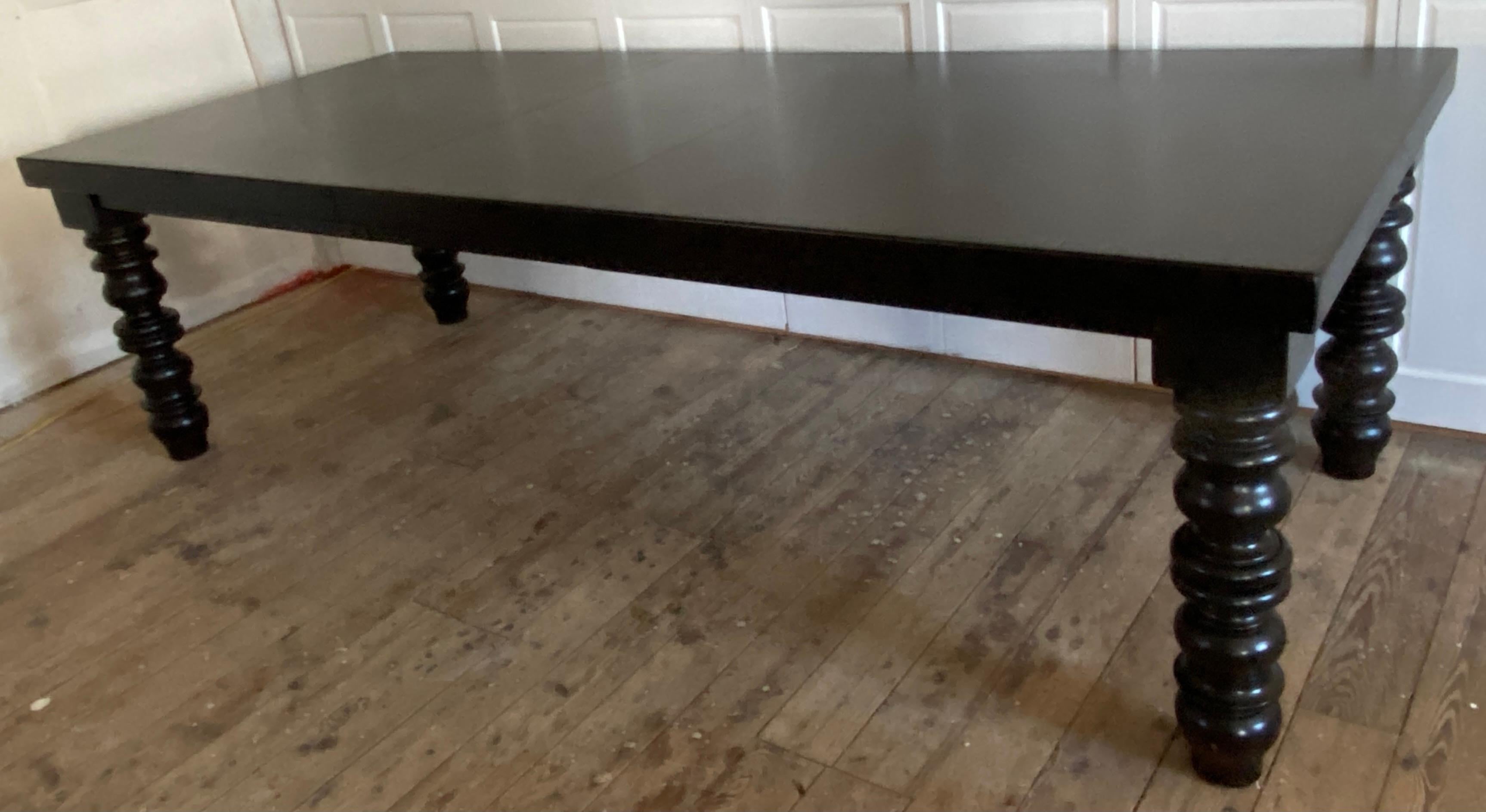 Drexel Dining Table with Oversize Turned Legs In Good Condition For Sale In Sheffield, MA