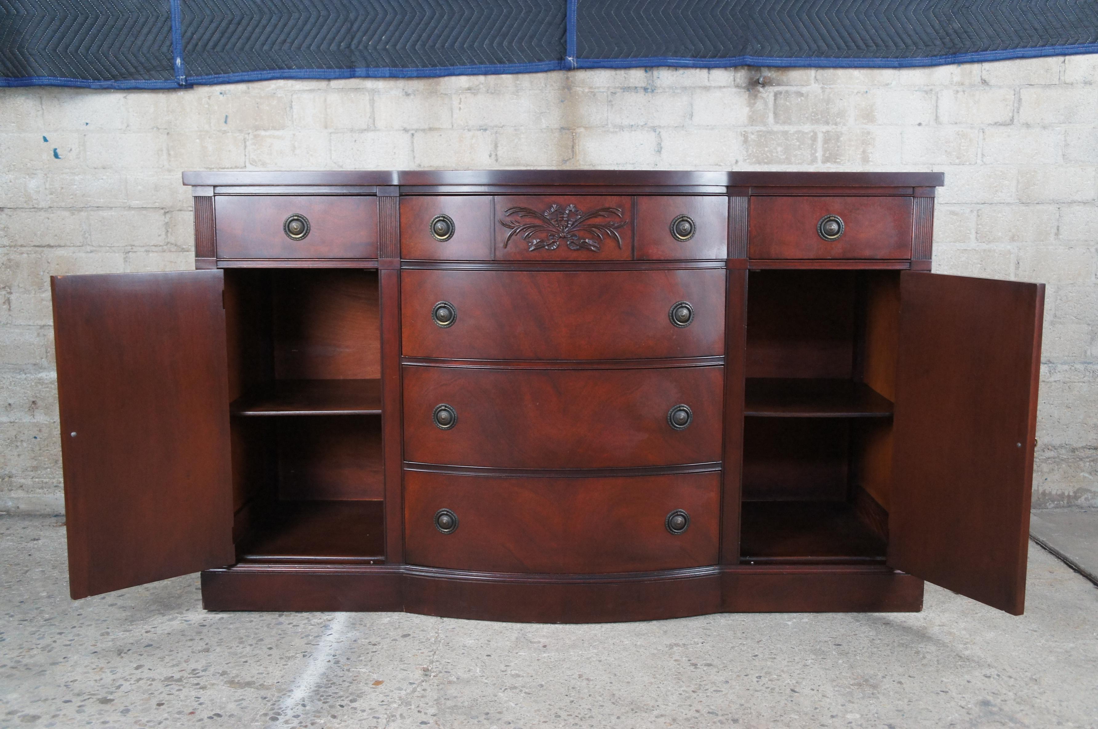 Drexel Duncan Phyfe Georgian Crotch Mahogany Bowfront Buffet Sideboard Server In Good Condition In Dayton, OH