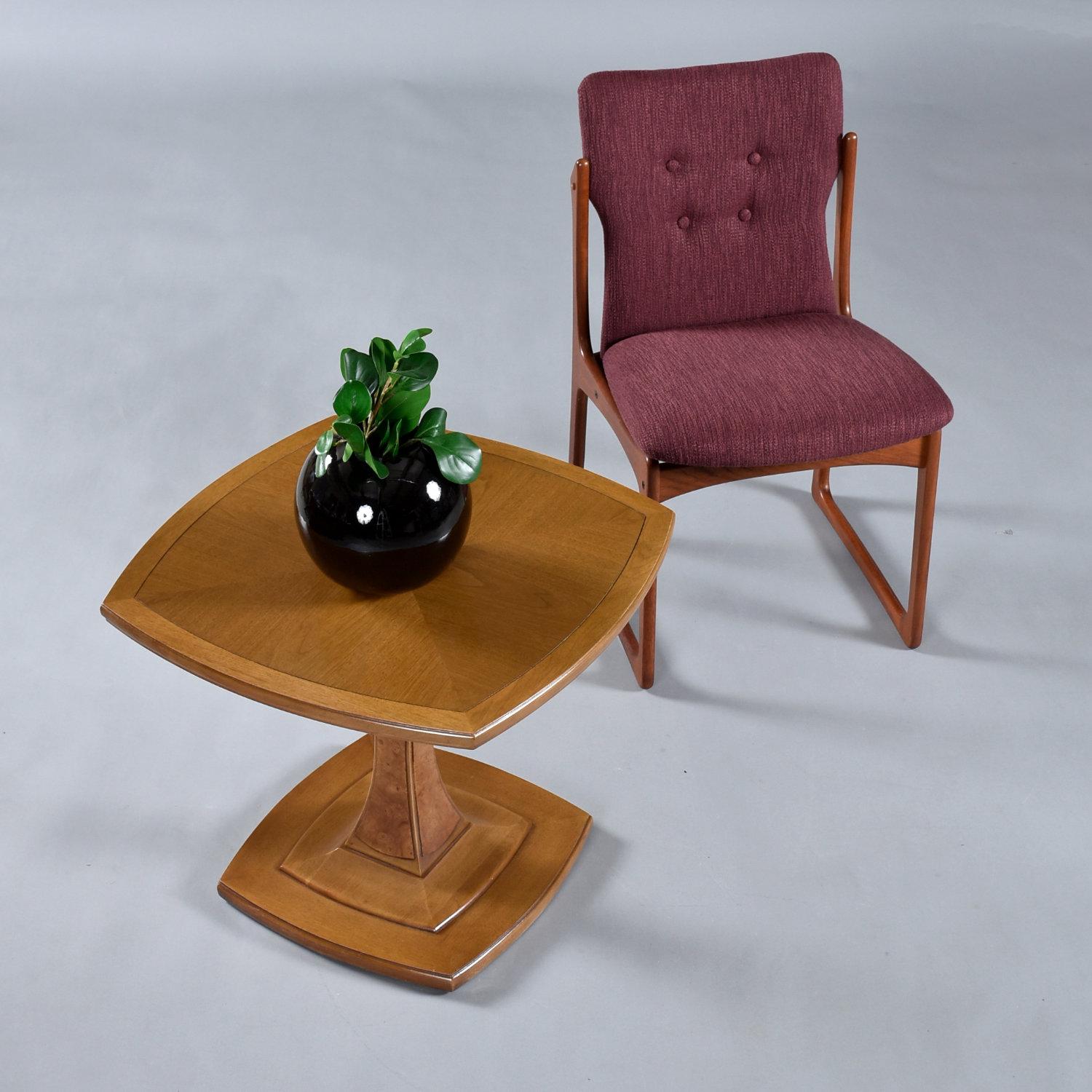 Drexel Eastrend Cocktail-Beistelltisch aus Pekannussholz und Wurzelholz im Biedermeier-Stil mit Sockel im Angebot 1