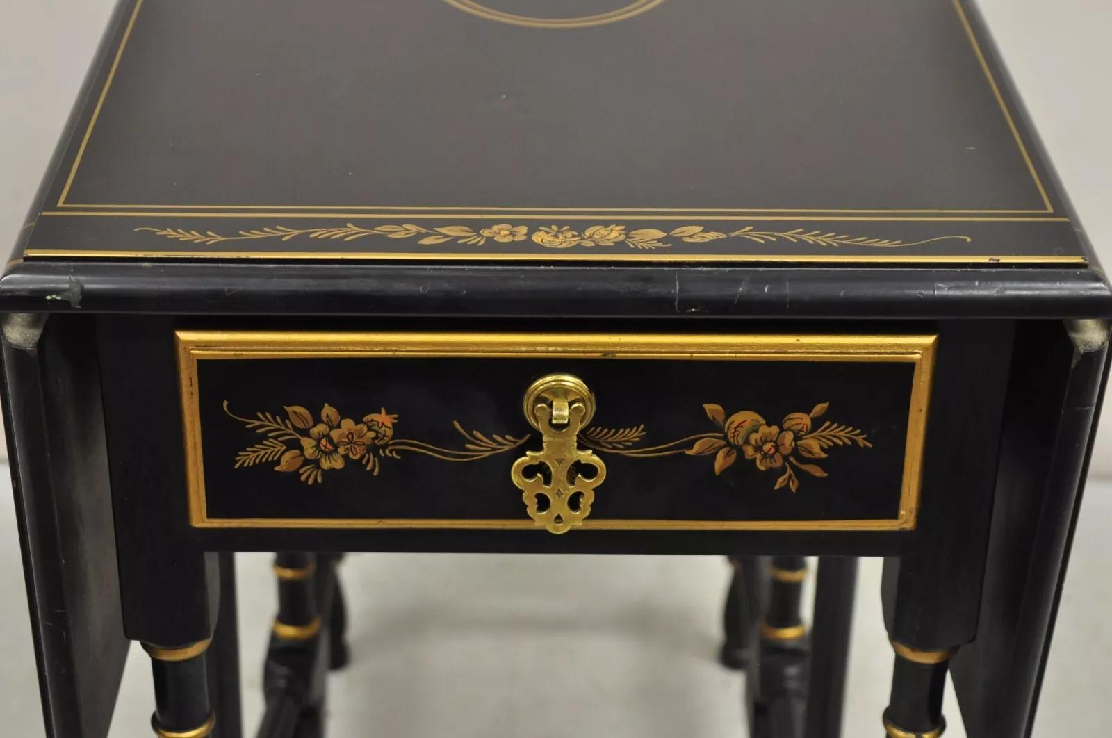 Bois Petite table d'appoint Gateleg asiatique Chinoiserie laquée noire Drexel Et Cetera en vente