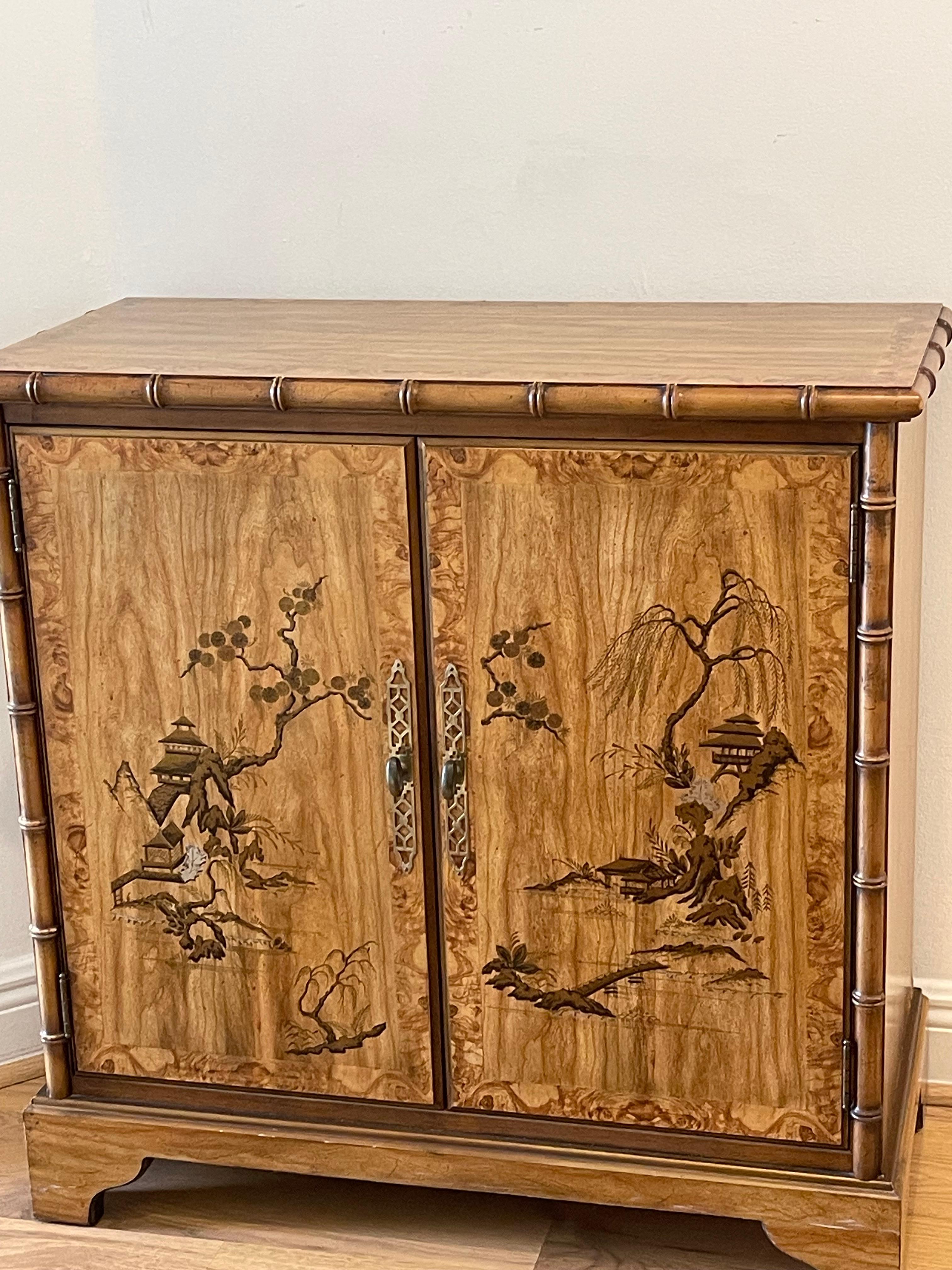 Americano Fab Drexel  Comodino Heritage in finto bambù Chinoiserie in vendita