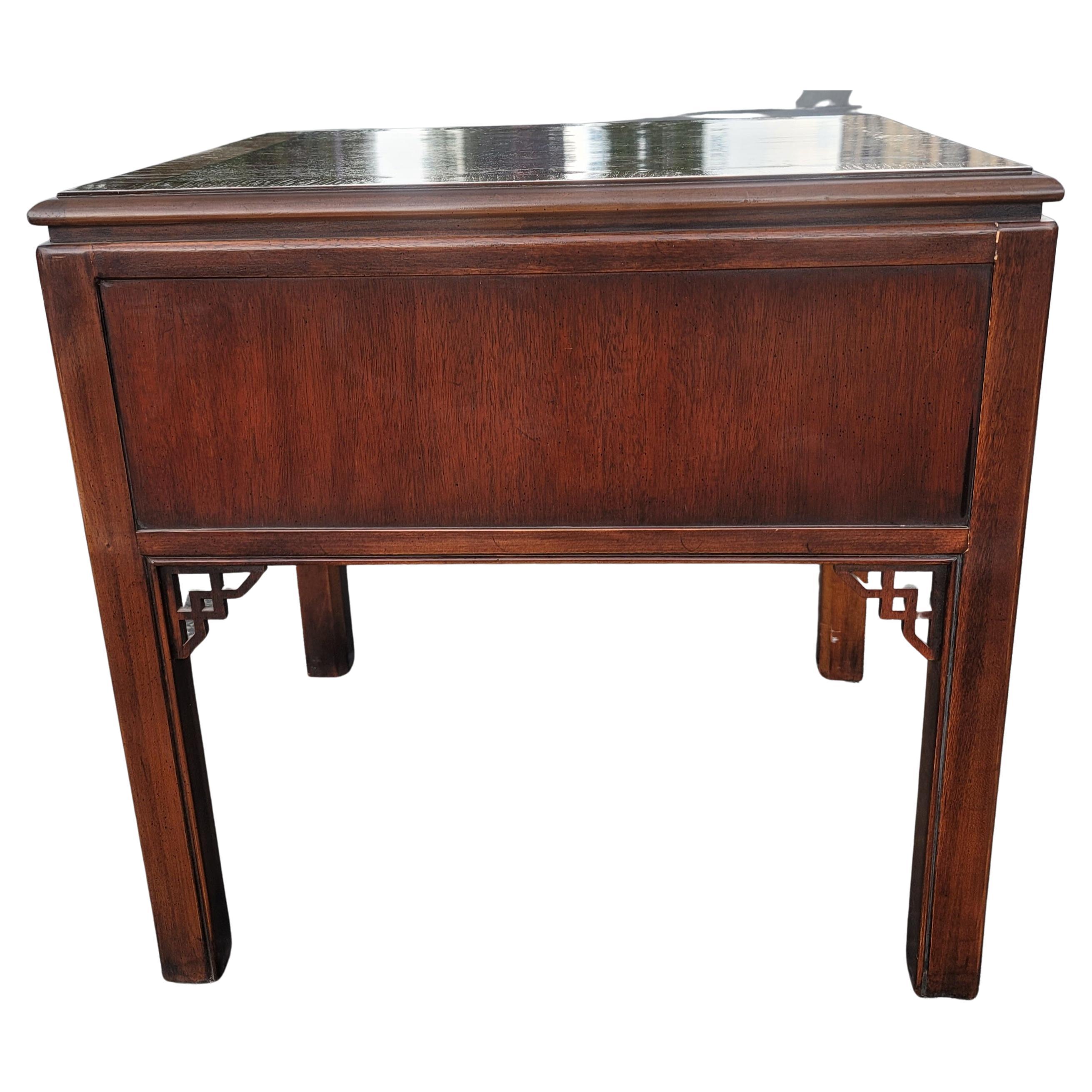 Drexel Flame Mahogany Banded Chippendale Side Table For Sale 2