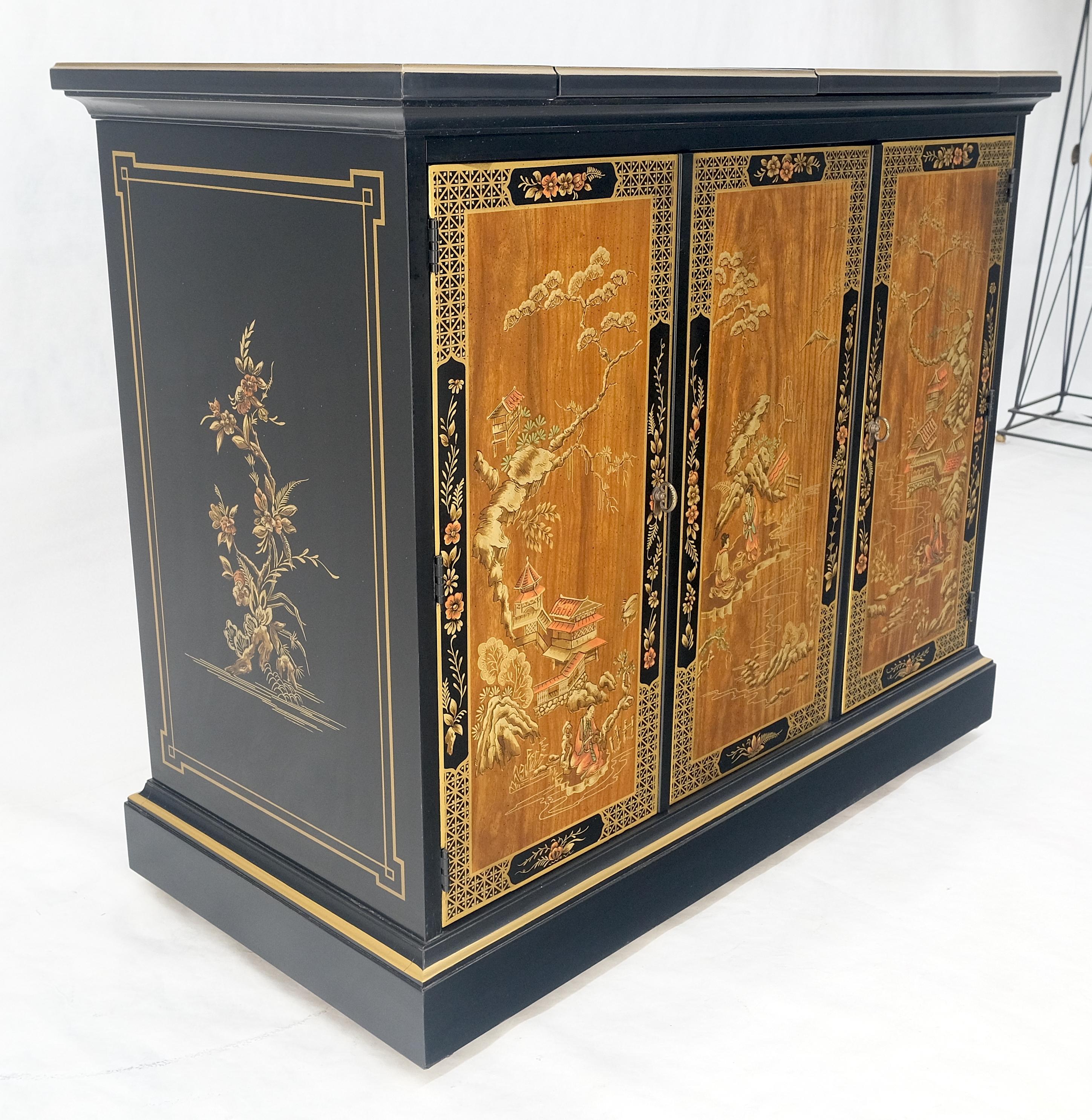 Drexel Flip Top Serving Sideboard Bar on Wheels Chinoiserie Style Black Lacquer For Sale 4