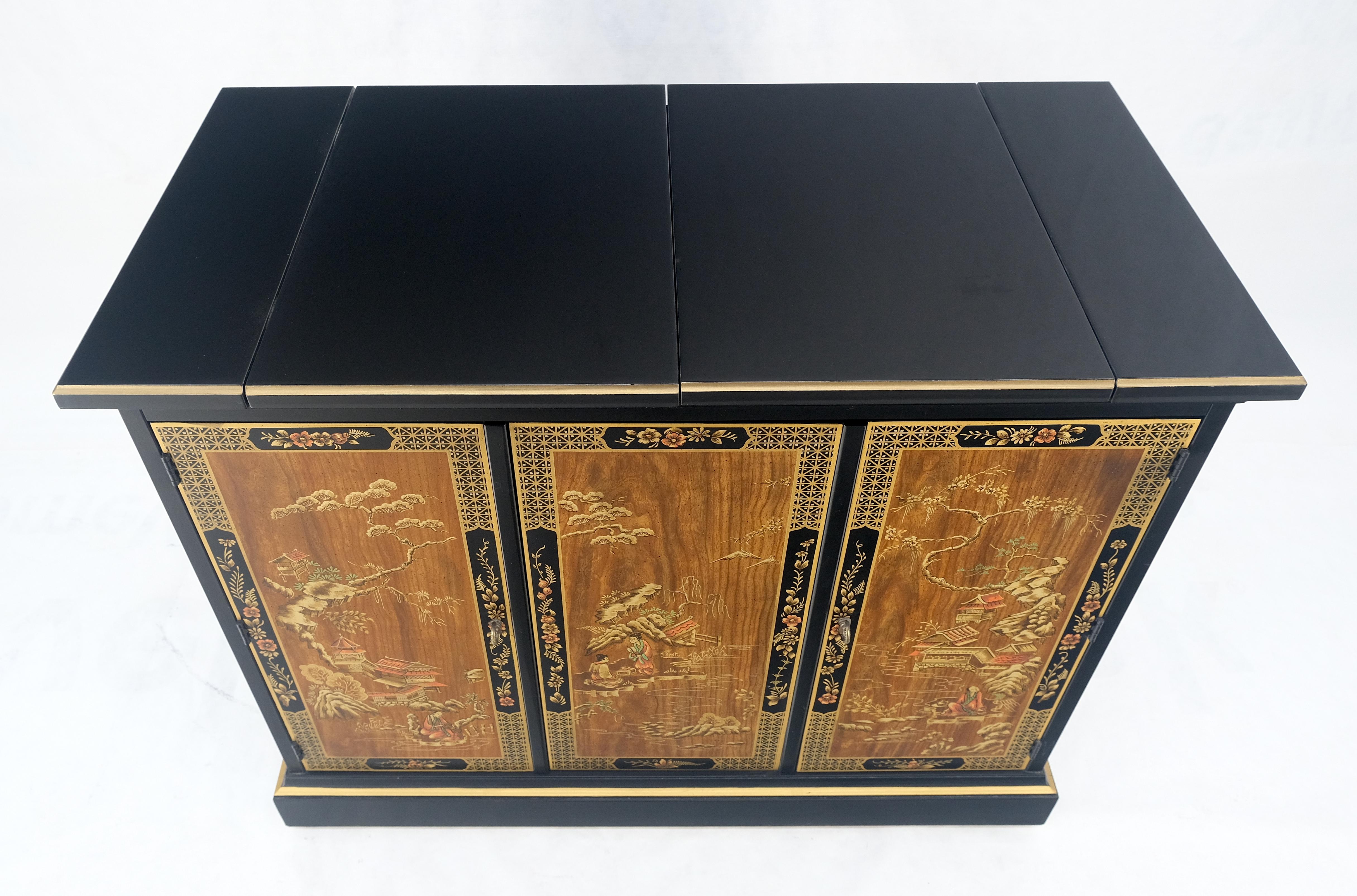 Drexel Flip Top Serving Sideboard Bar on Wheels Chinoiserie Style Black Lacquer In Good Condition For Sale In Rockaway, NJ